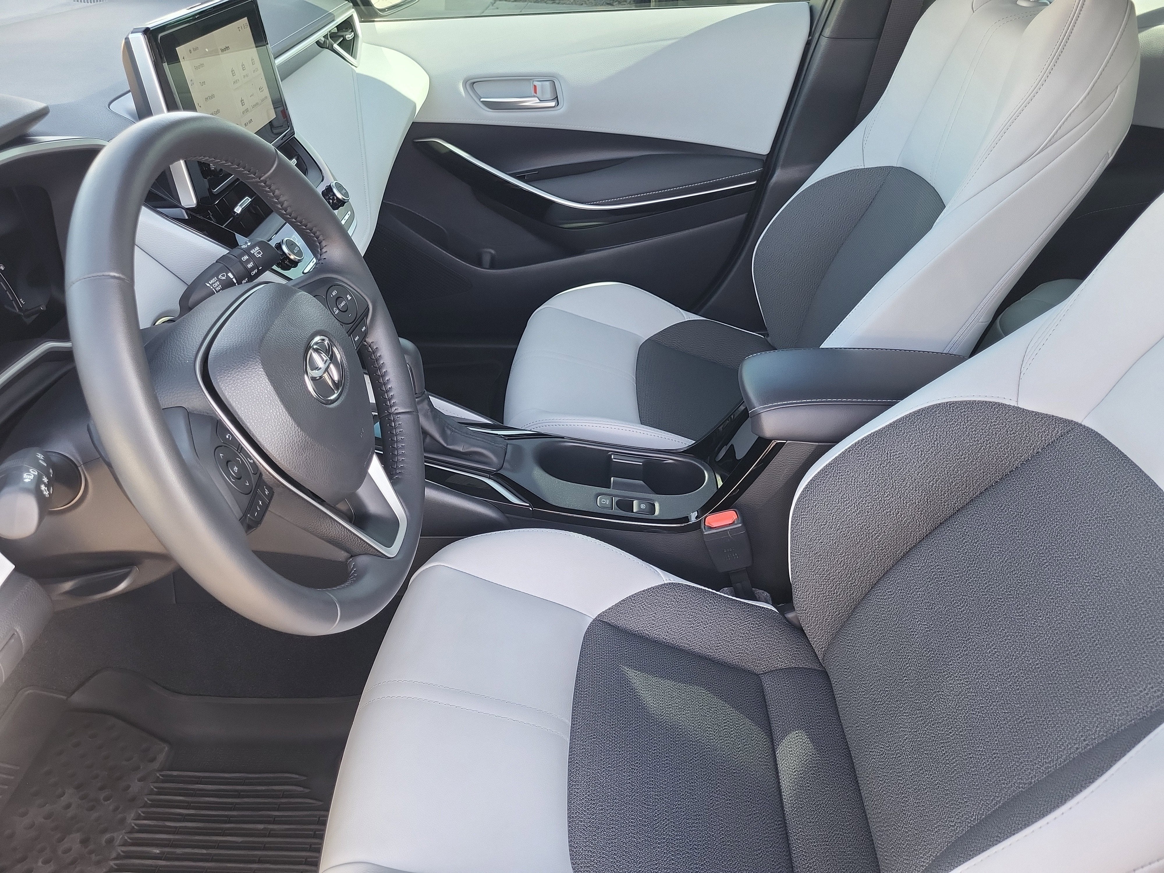 2025 Toyota Corolla Hatchback XSE