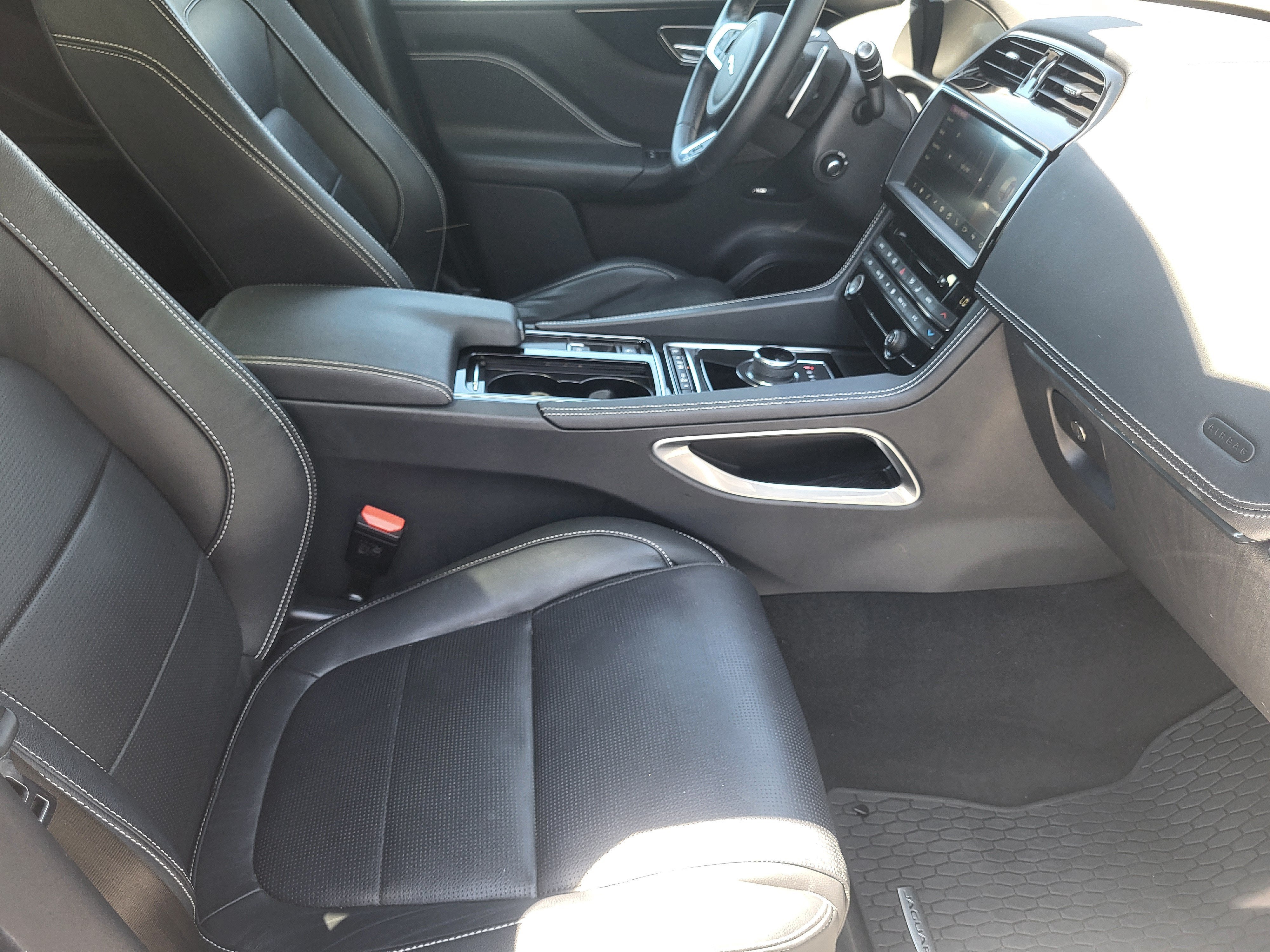 2019 Jaguar F-PACE 30t R-Sport