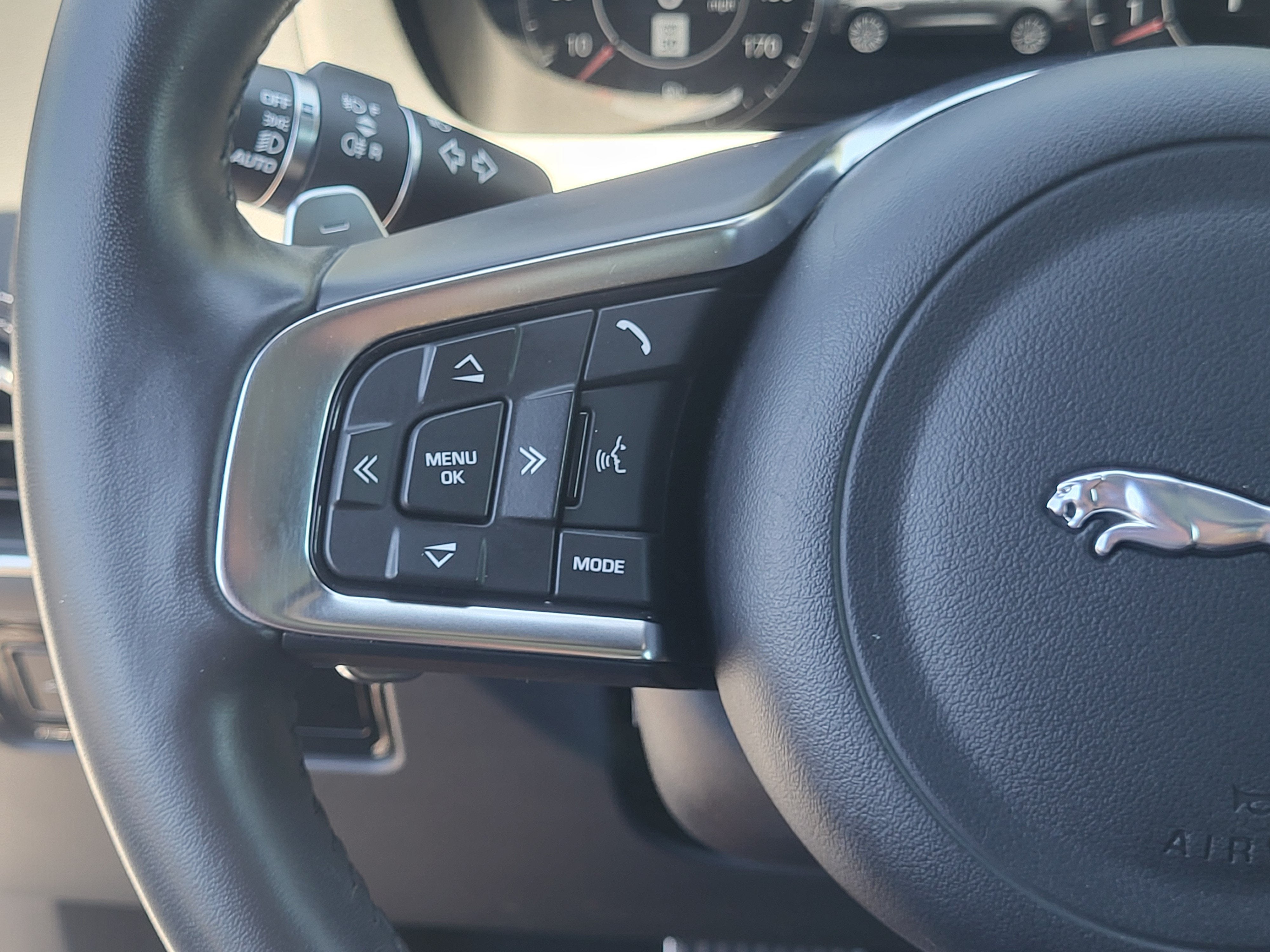 2019 Jaguar F-PACE 30t R-Sport