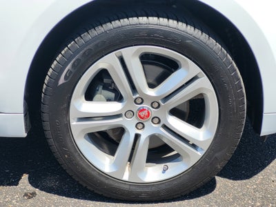 2019 Jaguar F-PACE 30t R-Sport
