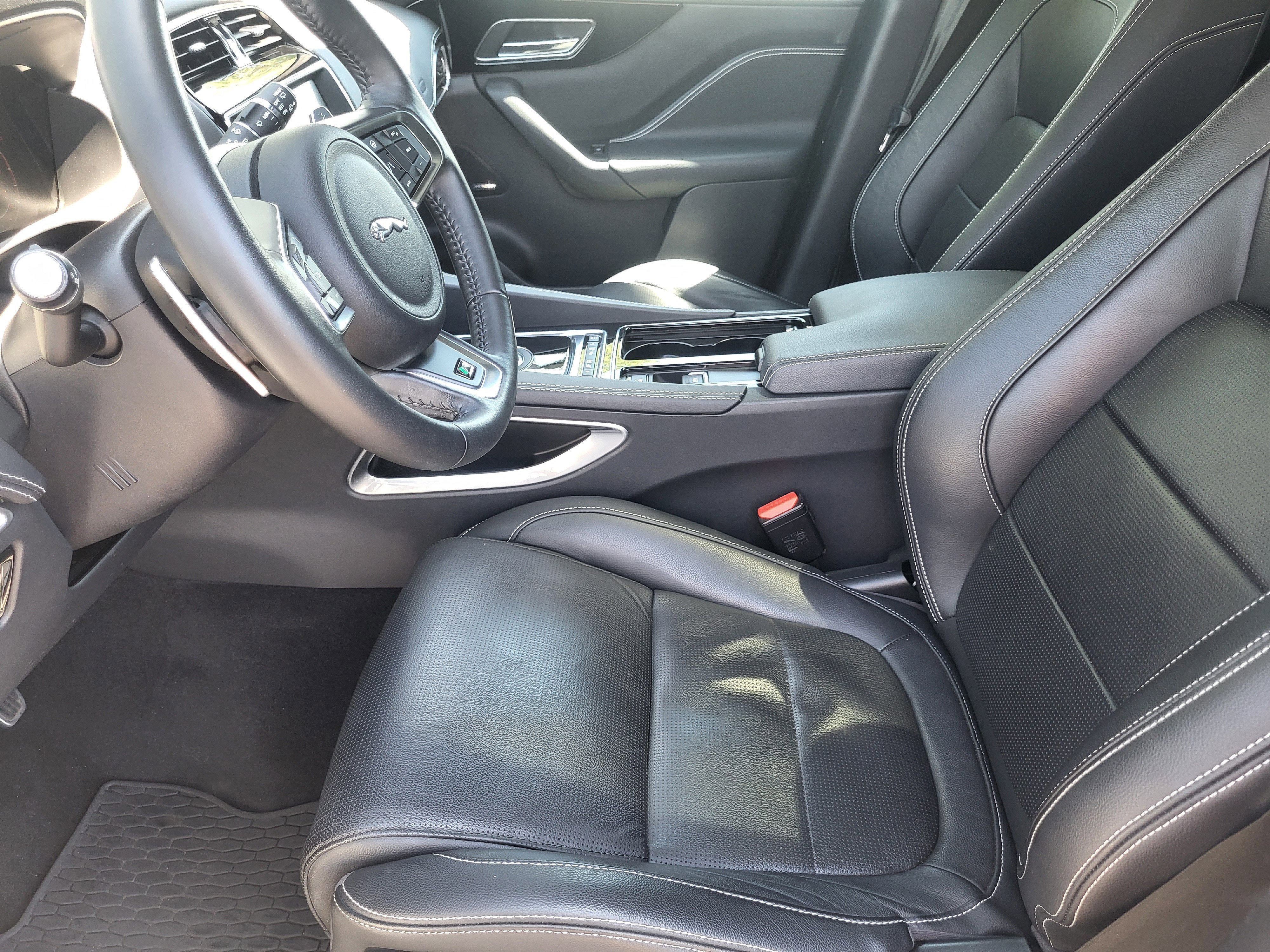 2019 Jaguar F-PACE 30t R-Sport