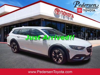 2018 Buick Regal TourX Essence