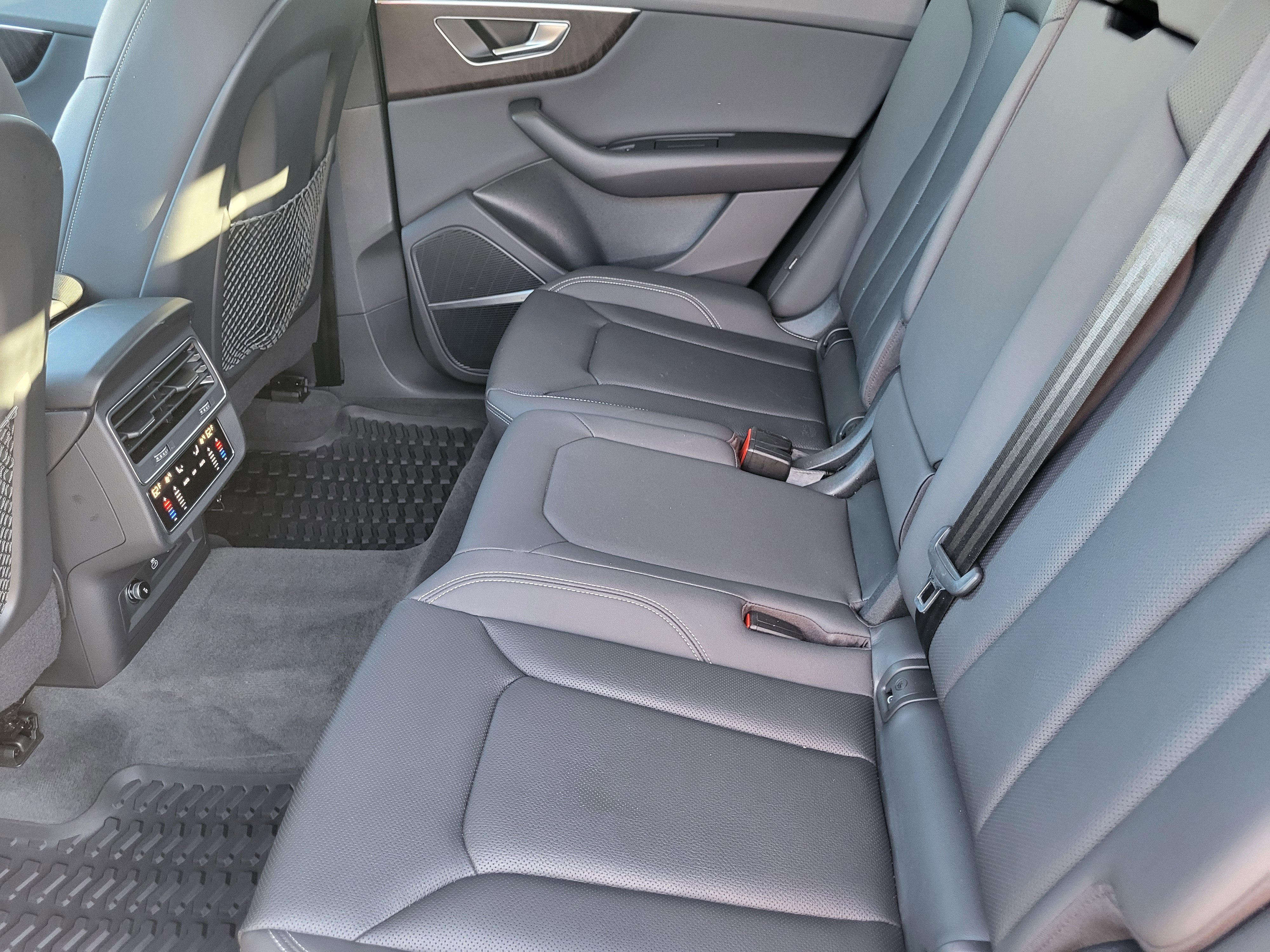 2022 Audi Q8 55 Premium Plus