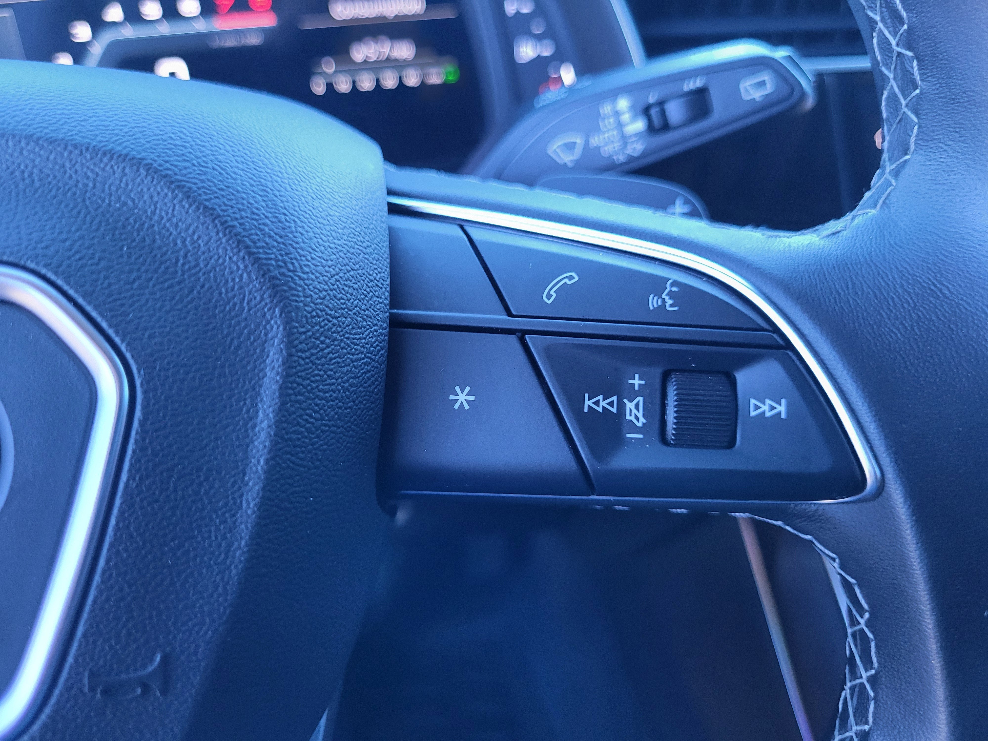 2022 Audi Q8 55 Premium Plus