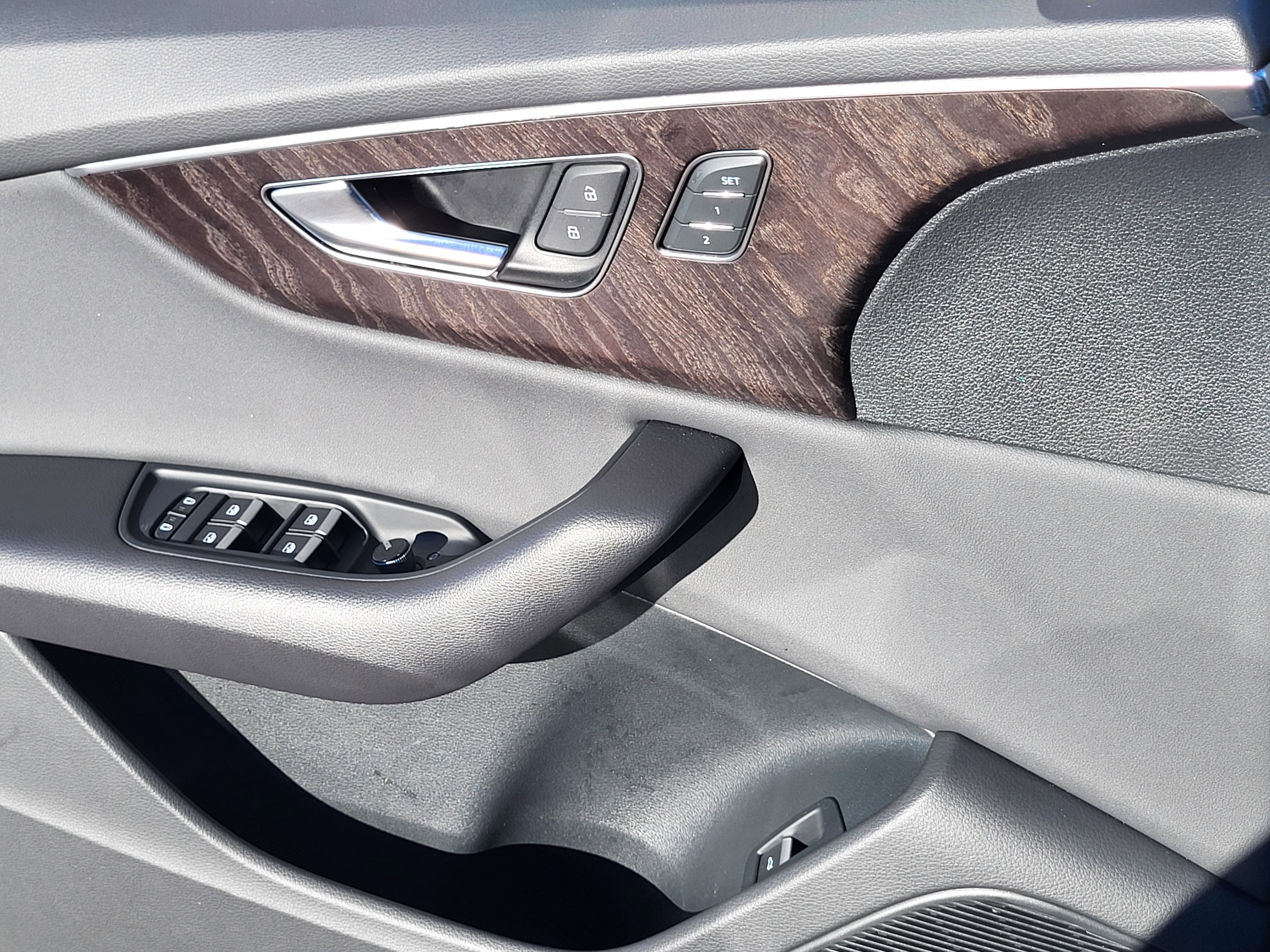 2022 Audi Q8 55 Premium Plus