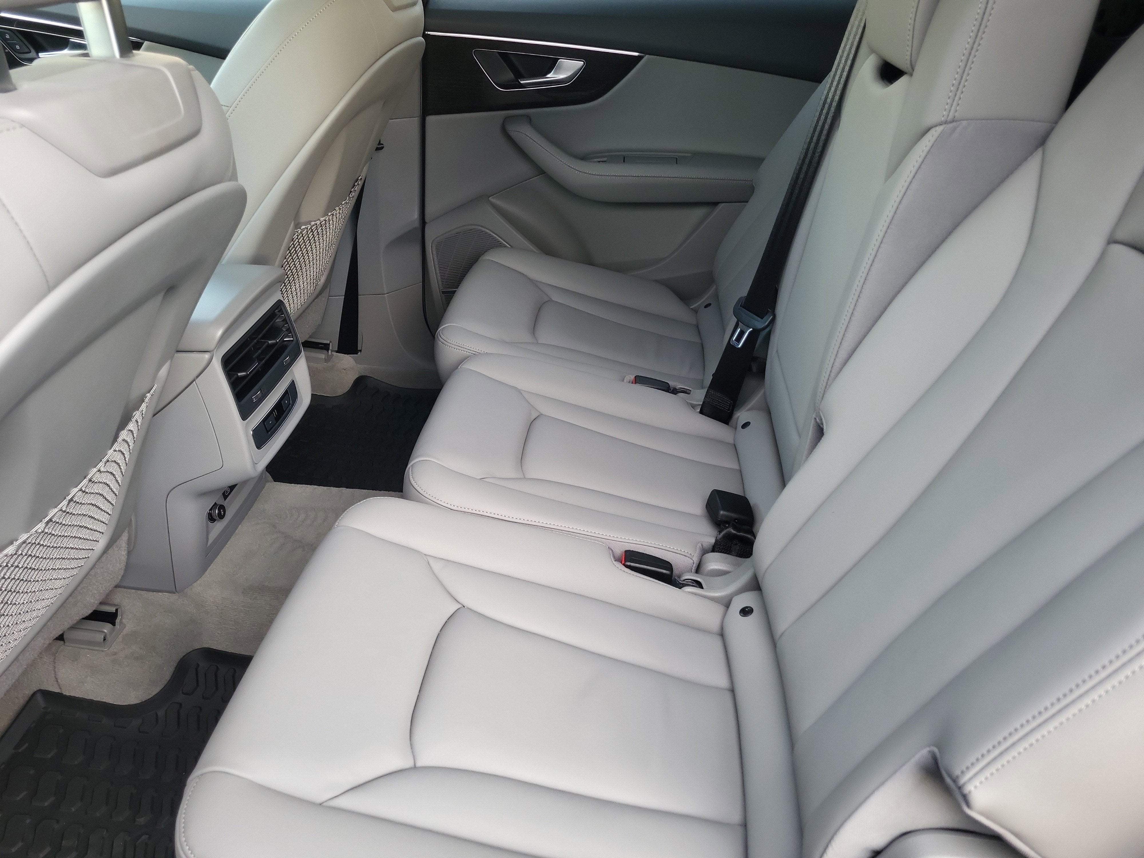 2024 Audi Q7 45 Premium Plus