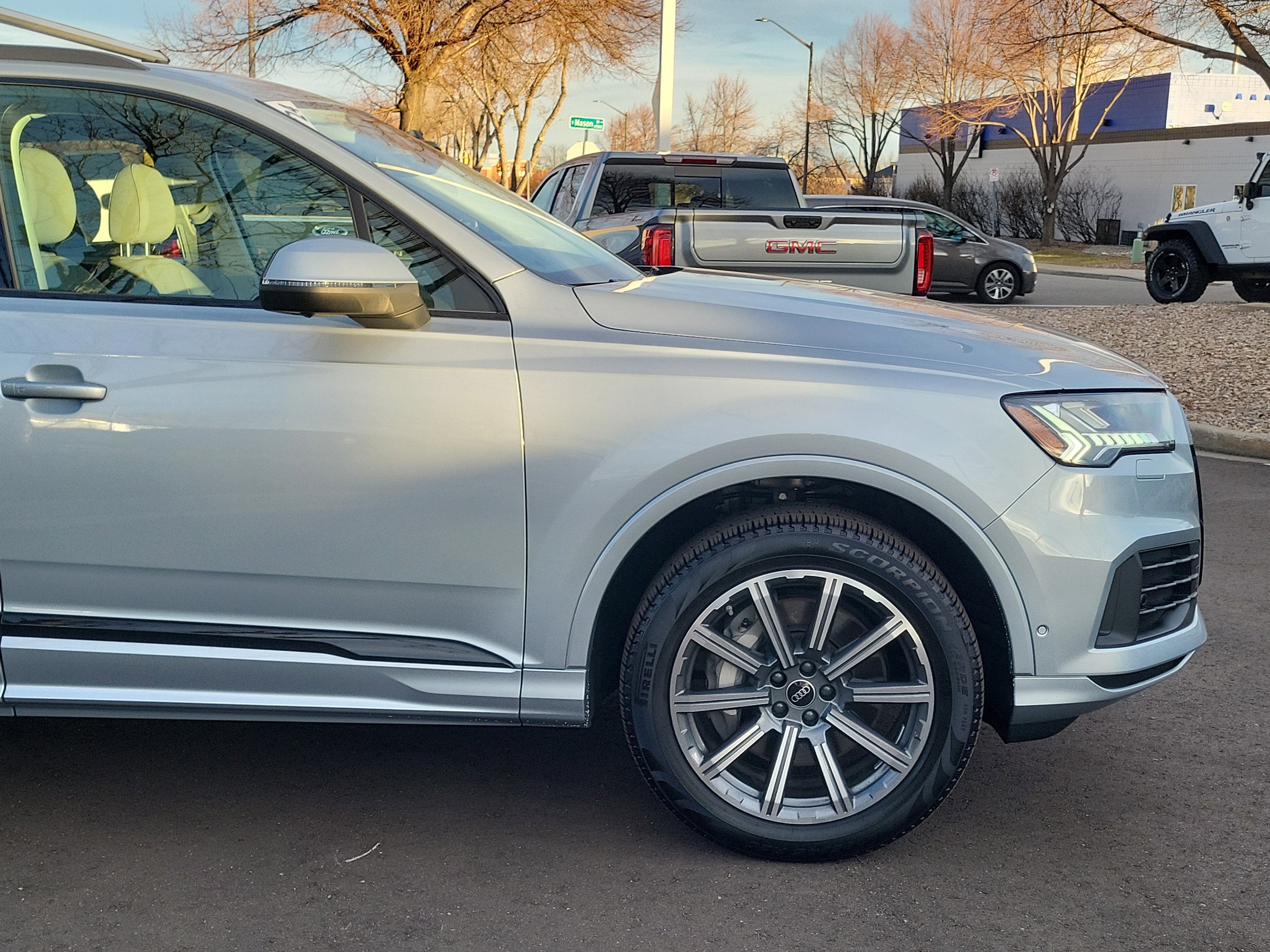 2024 Audi Q7 45 Premium Plus