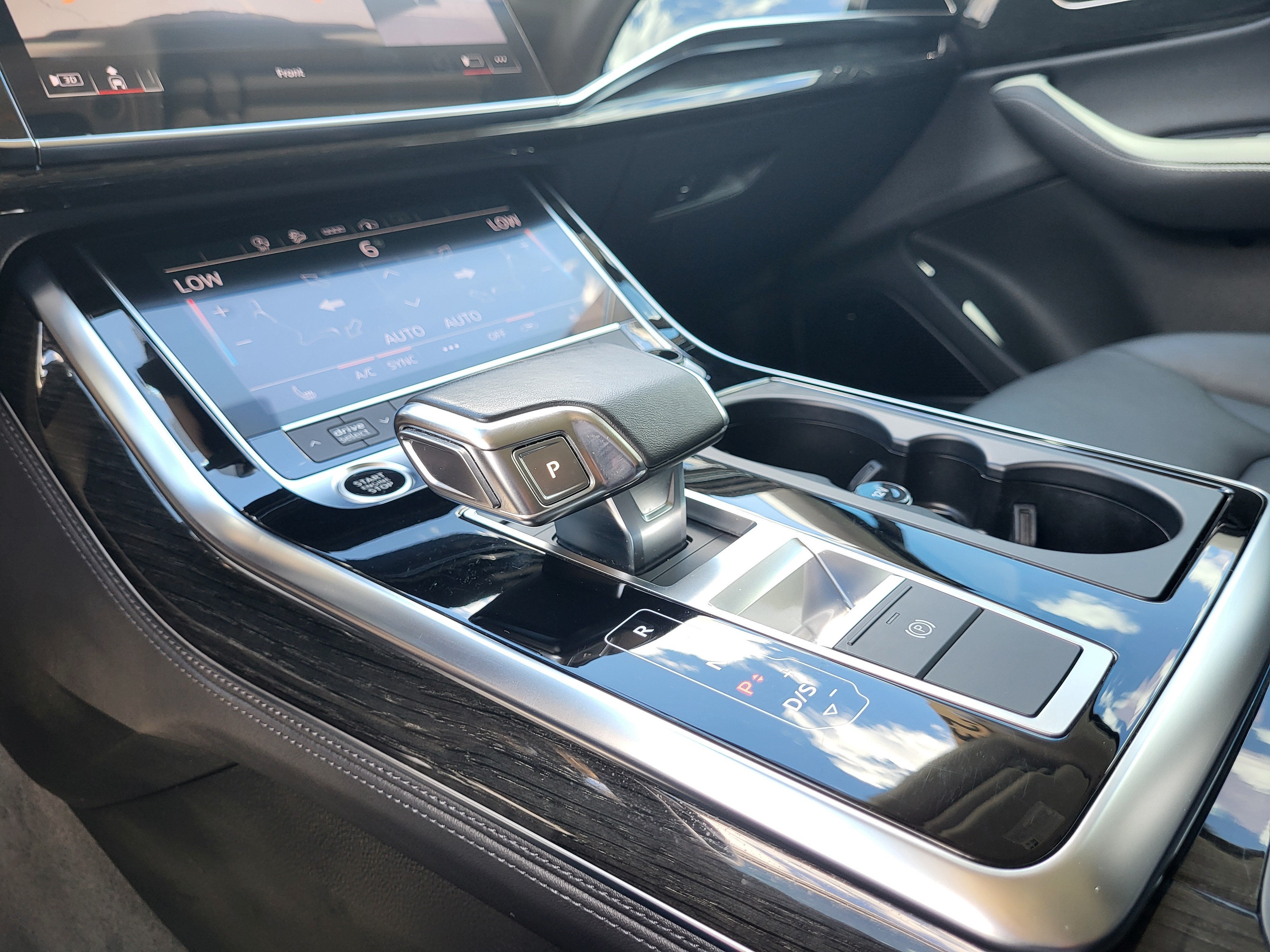2023 Audi Q7 45 Premium Plus