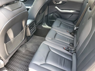 2023 Audi Q7 45 Premium Plus