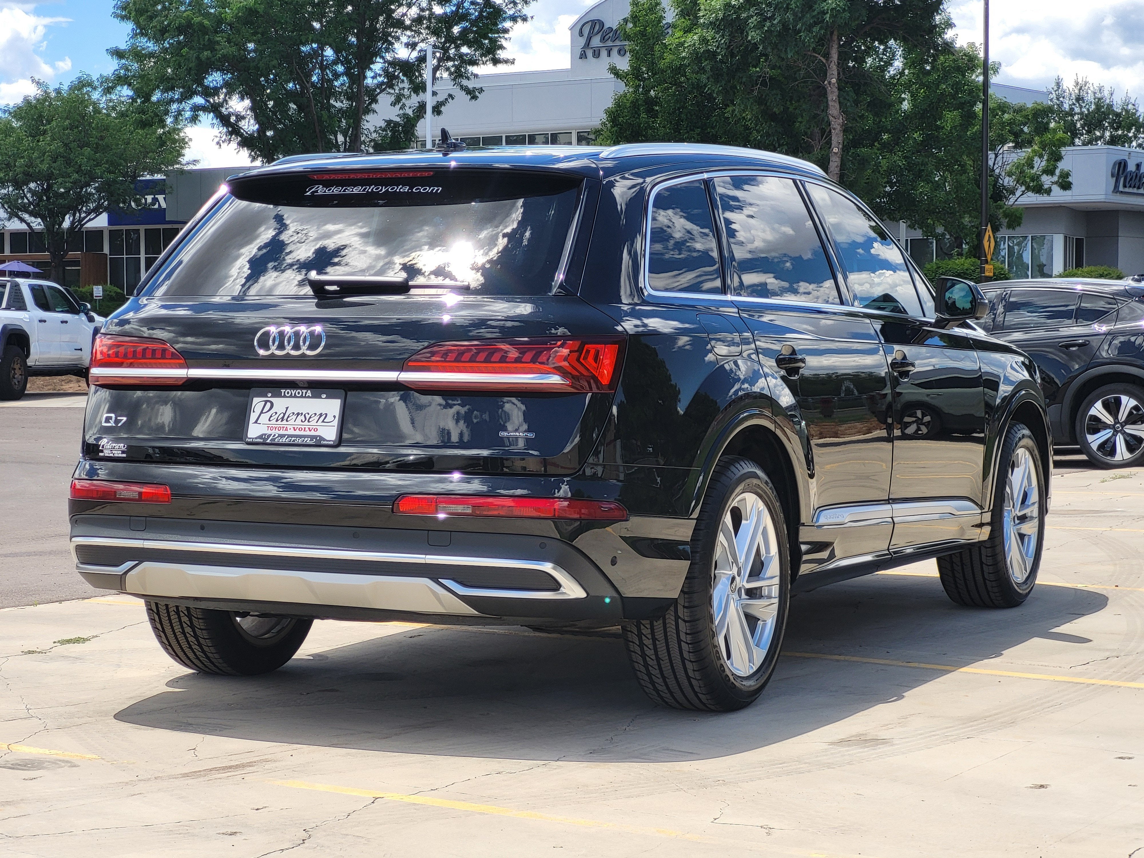 2023 Audi Q7 45 Premium Plus