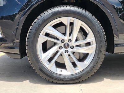 2023 Audi Q7 45 Premium Plus