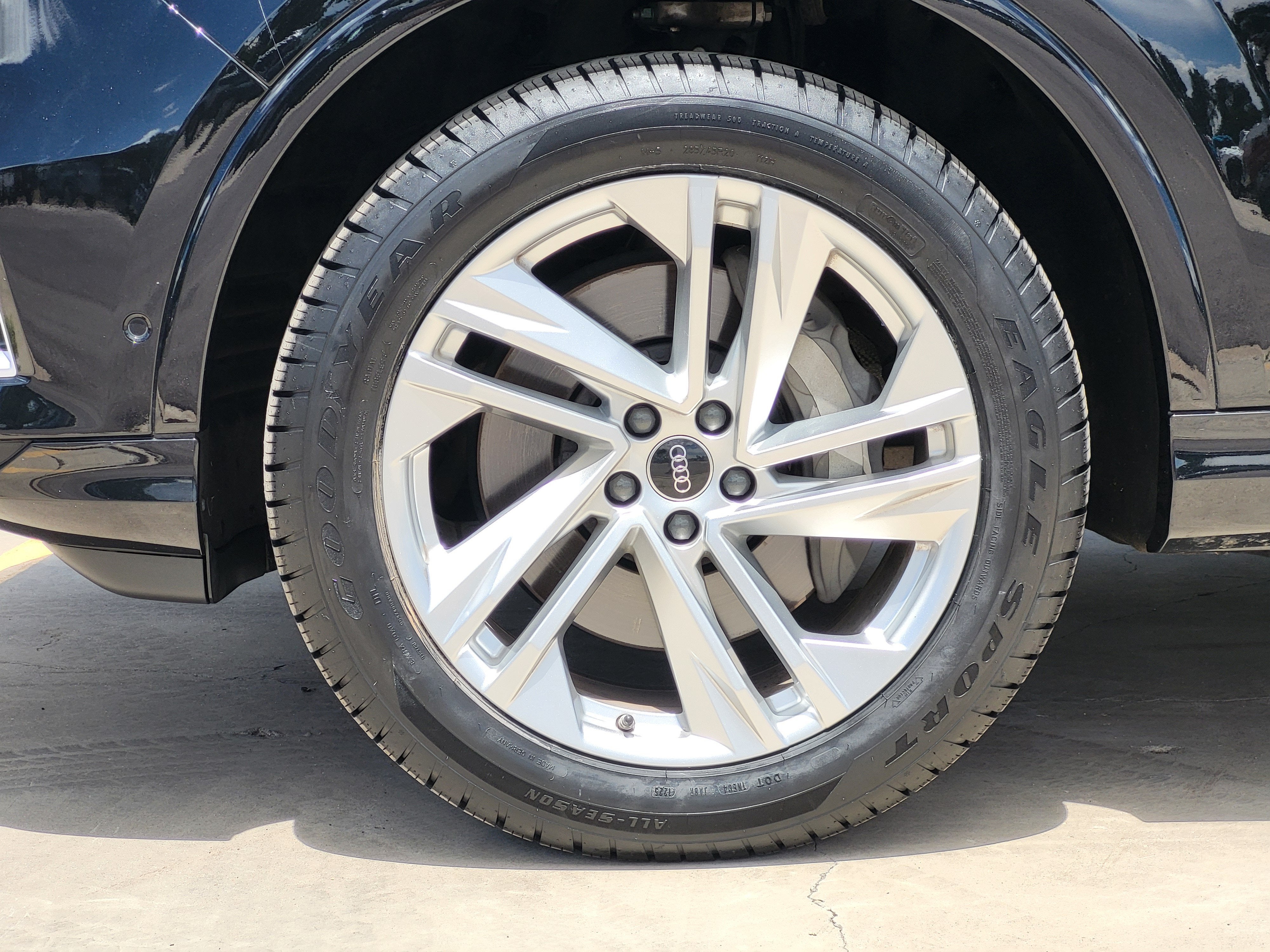 2023 Audi Q7 45 Premium Plus