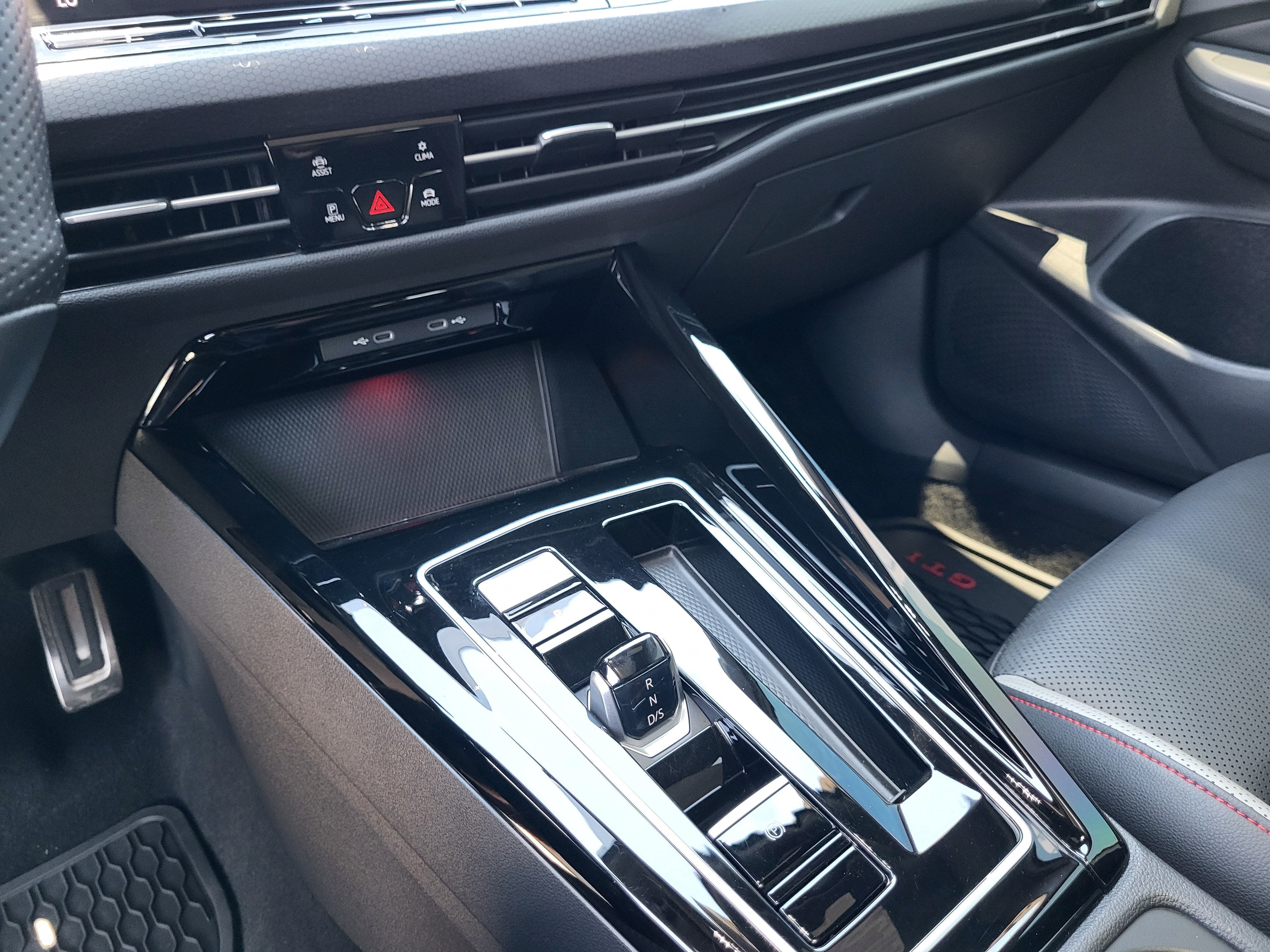 2023 Volkswagen Golf GTI 2.0T SE