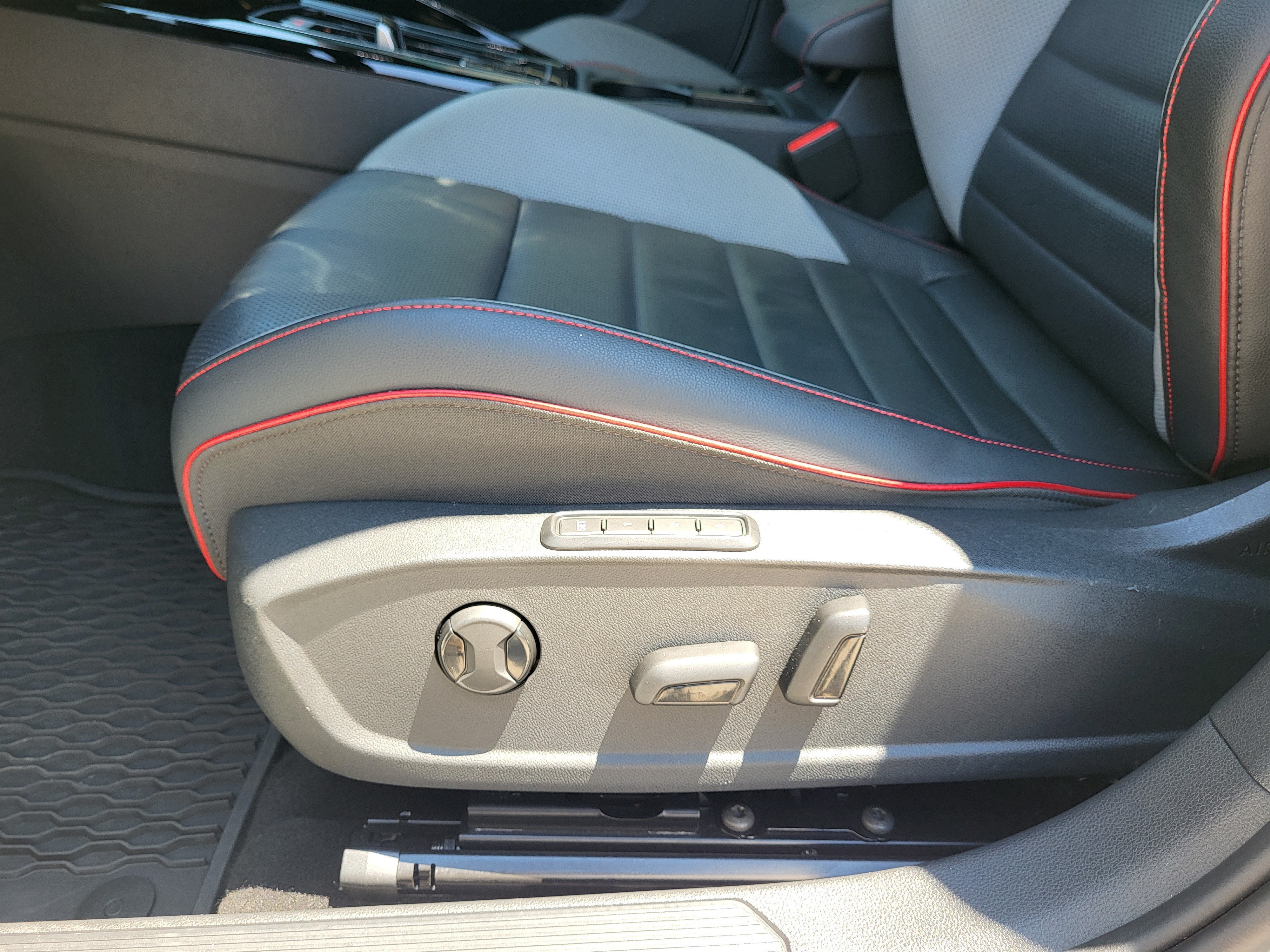 2023 Volkswagen Golf GTI 2.0T SE