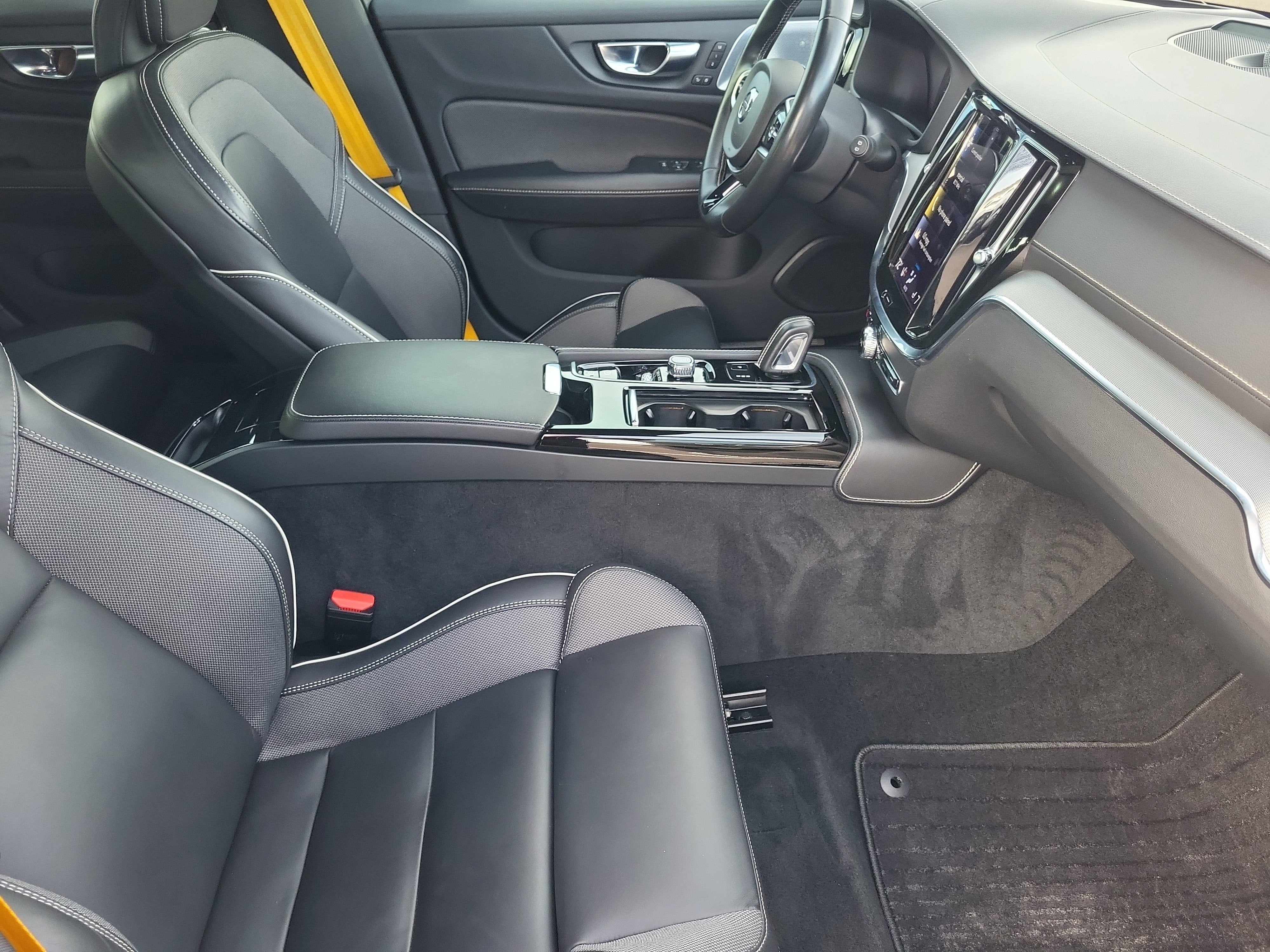 2021 Volvo V60 Recharge Plug-In Hybrid T8 Polestar