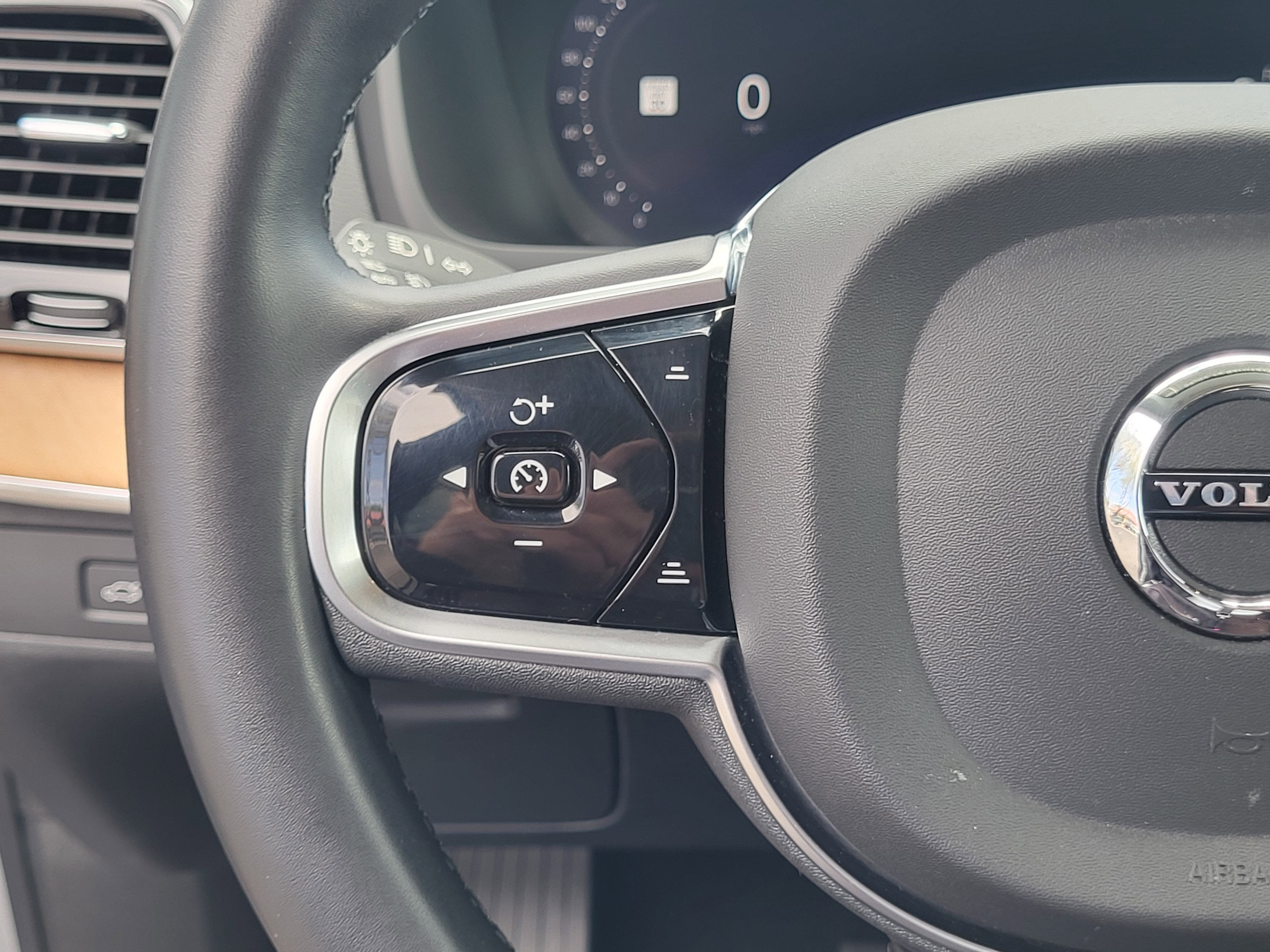 2023 Volvo XC90 B6 Plus 7-Seater