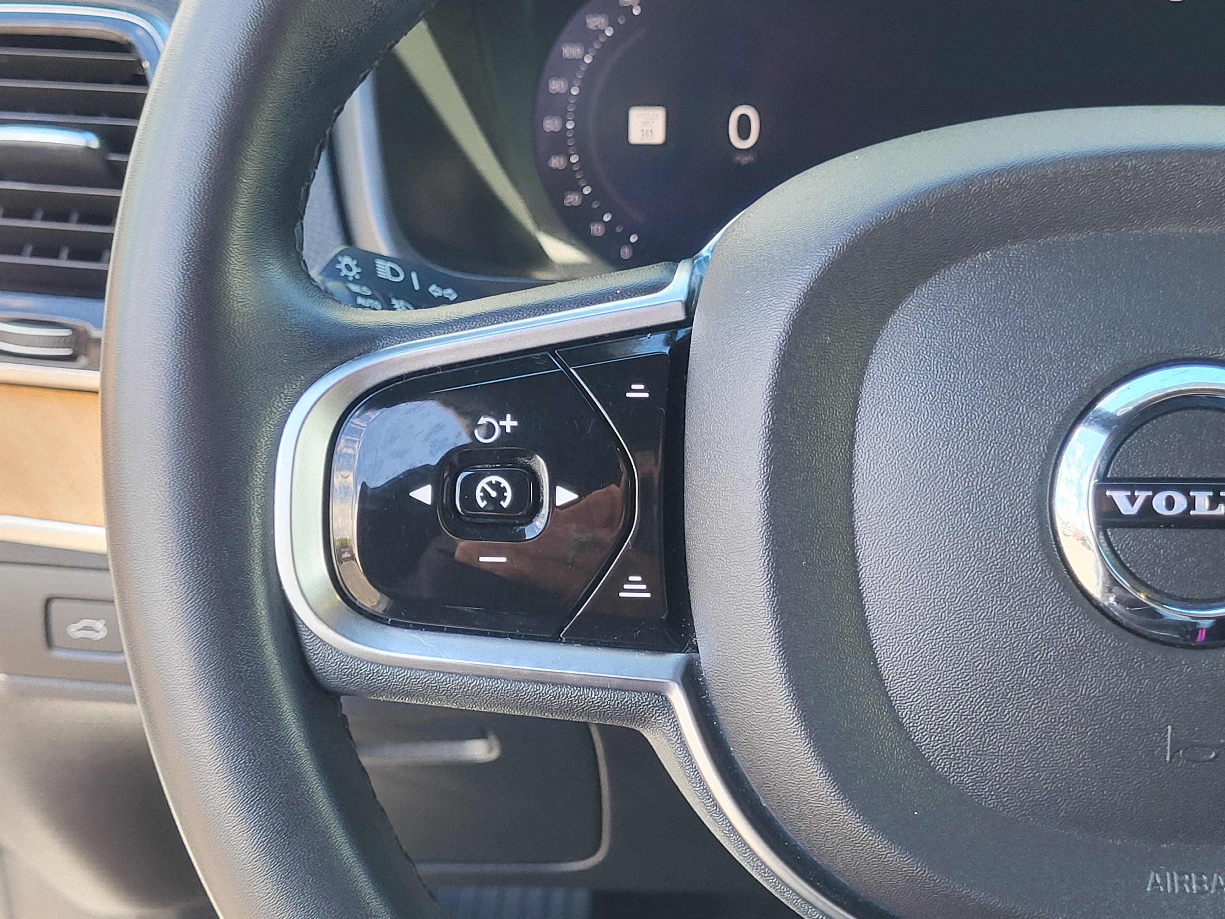 2023 Volvo XC90 B6 Plus 7-Seater