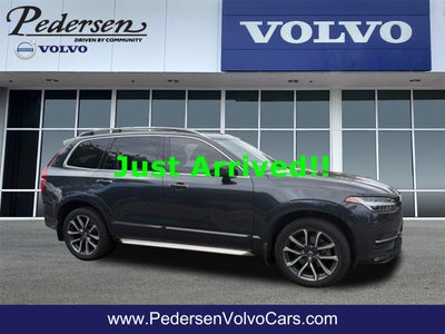 2016 Volvo XC90 T6 Momentum