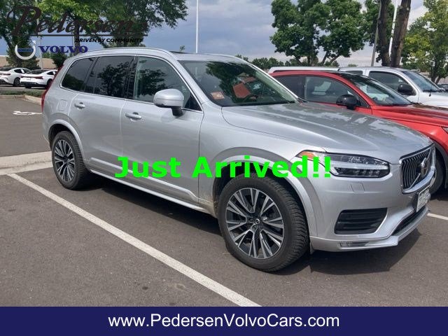 2021 Volvo XC90 T6 Momentum