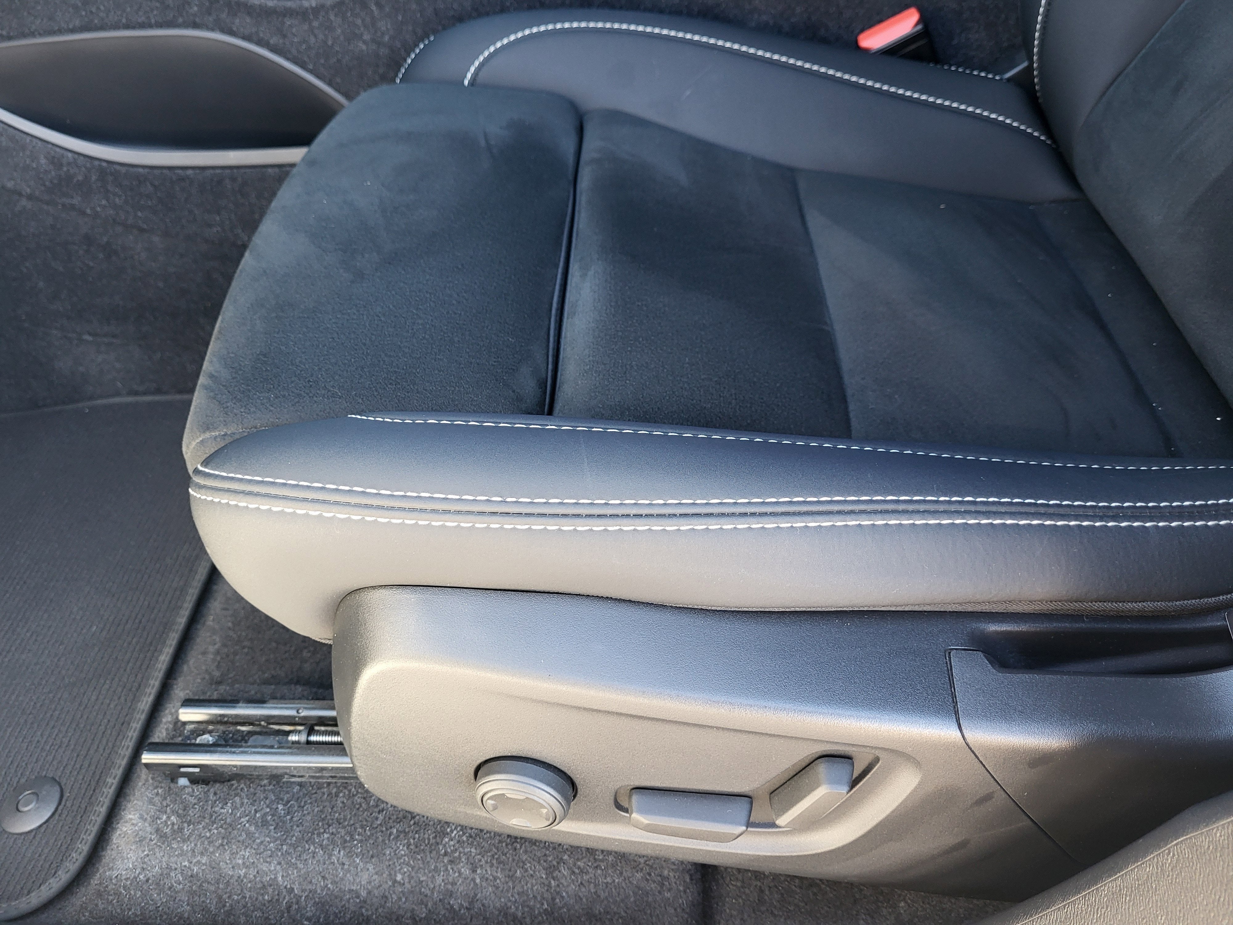 2023 Volvo XC40 Recharge Pure Electric Twin Plus