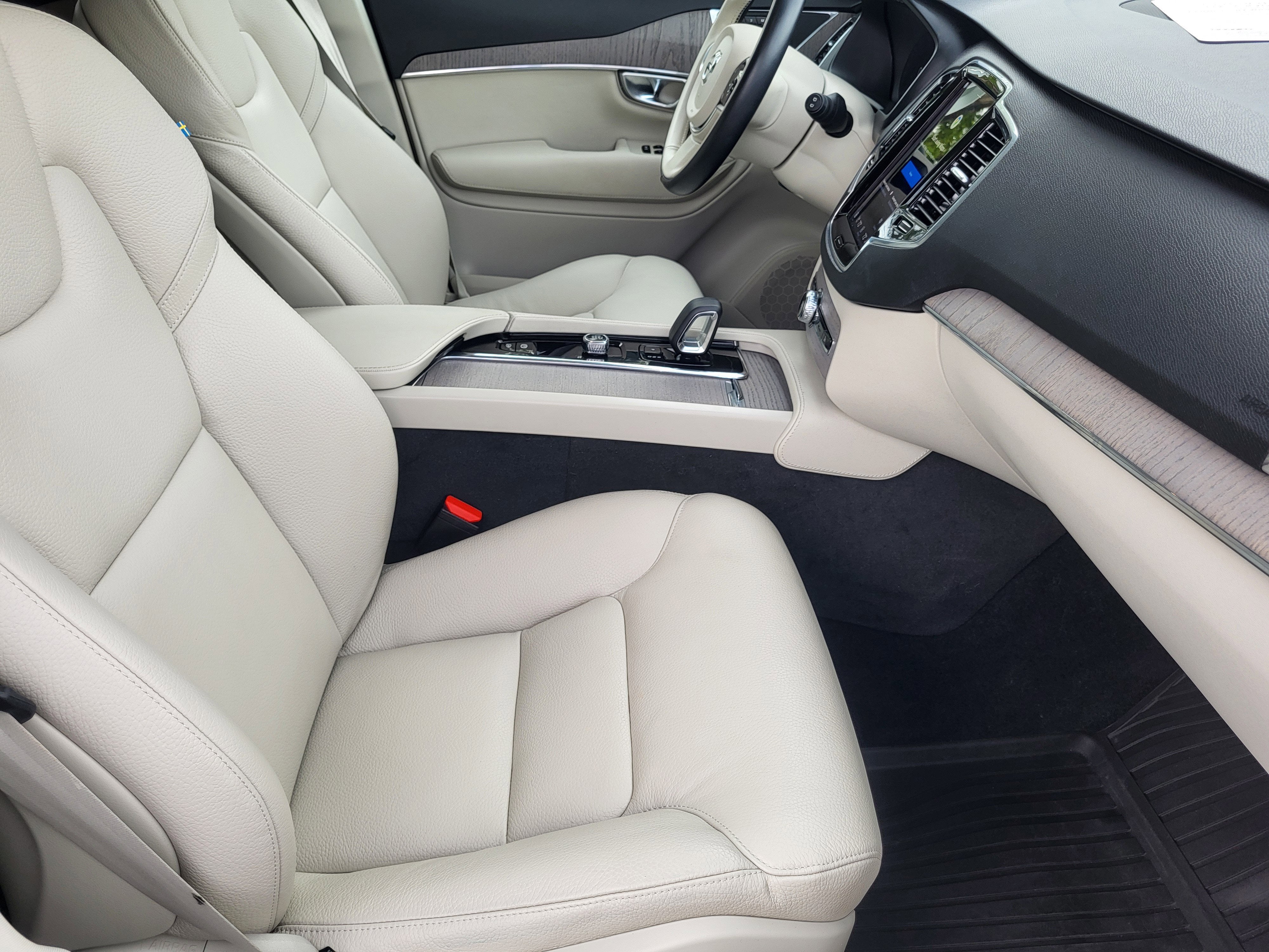 2024 Volvo XC90 Recharge Plug-In Hybrid T8 Plus Bright Theme 7 Passenger