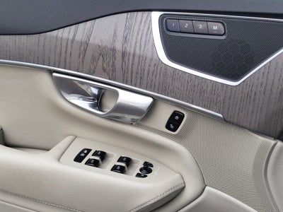 2024 Volvo XC90 Recharge Plug-In Hybrid T8 Plus Bright Theme 7 Passenger