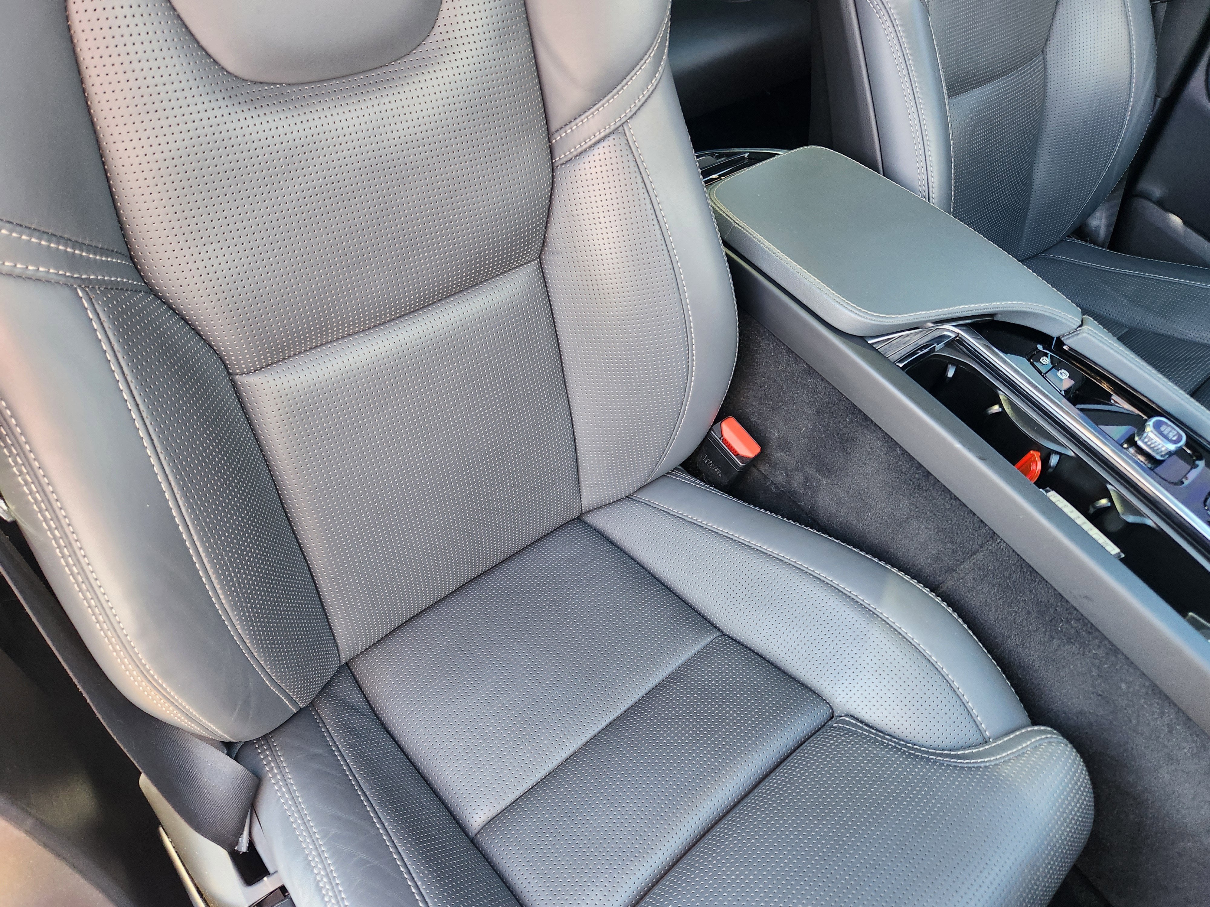 2024 Volvo XC90 Recharge Plug-In Hybrid Ultimate