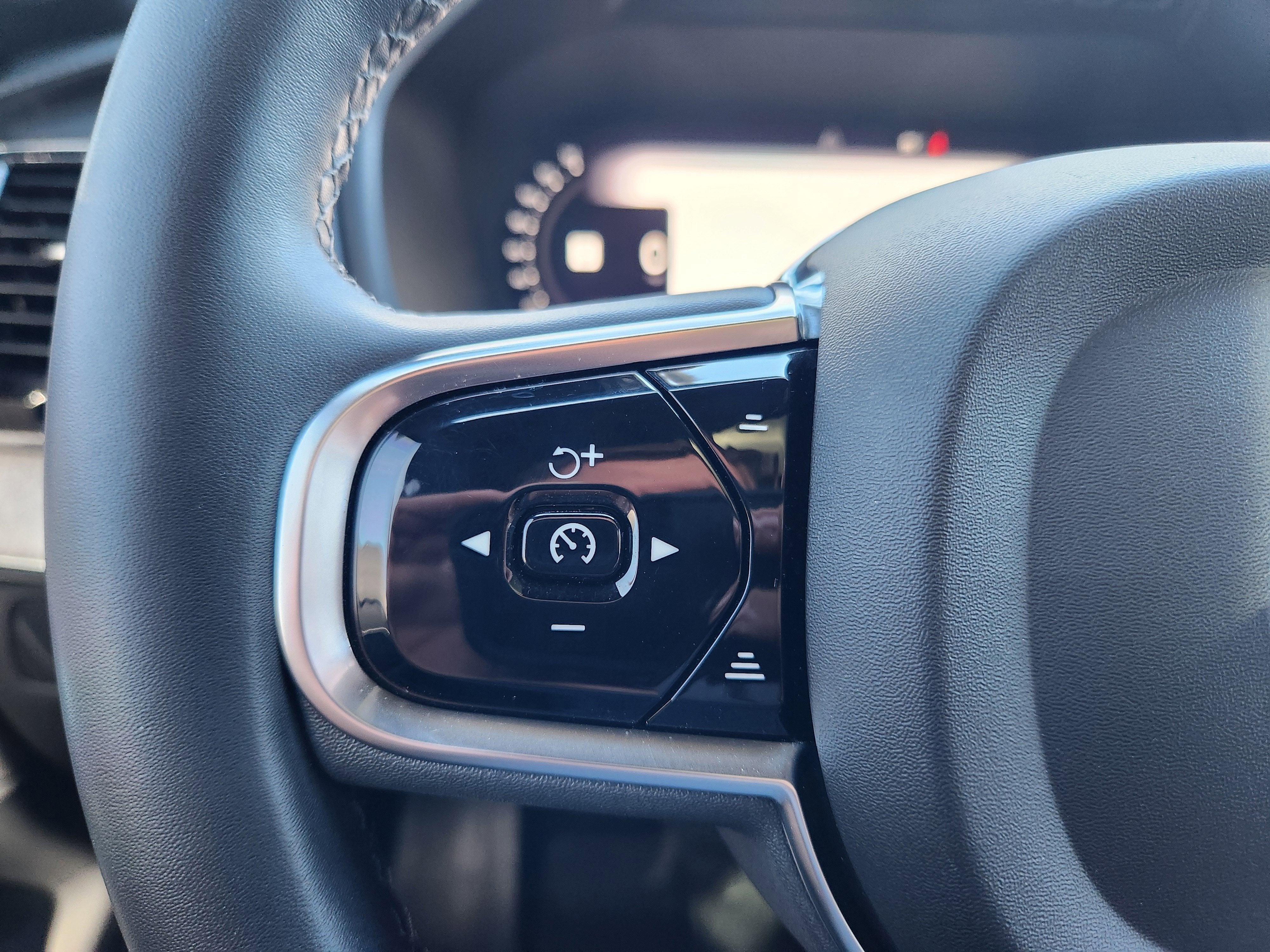 2024 Volvo XC90 Recharge Plug-In Hybrid Ultimate