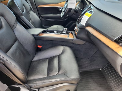 2023 Volvo XC90 Recharge Plug-In Hybrid T8 Plus Dark Theme 7 Passenger