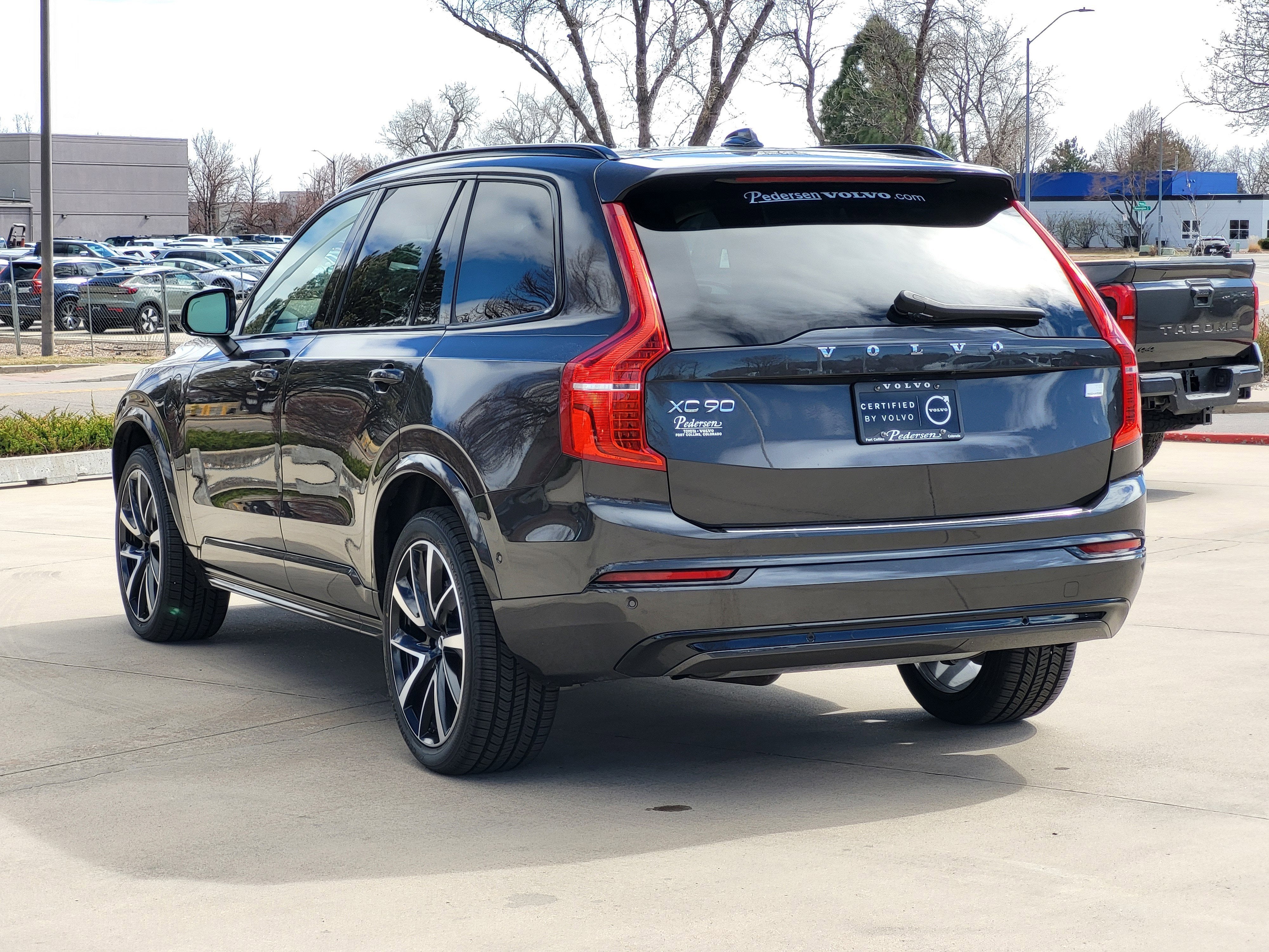 2023 Volvo XC90 Recharge Plug-In Hybrid T8 Plus Dark Theme 7 Passenger