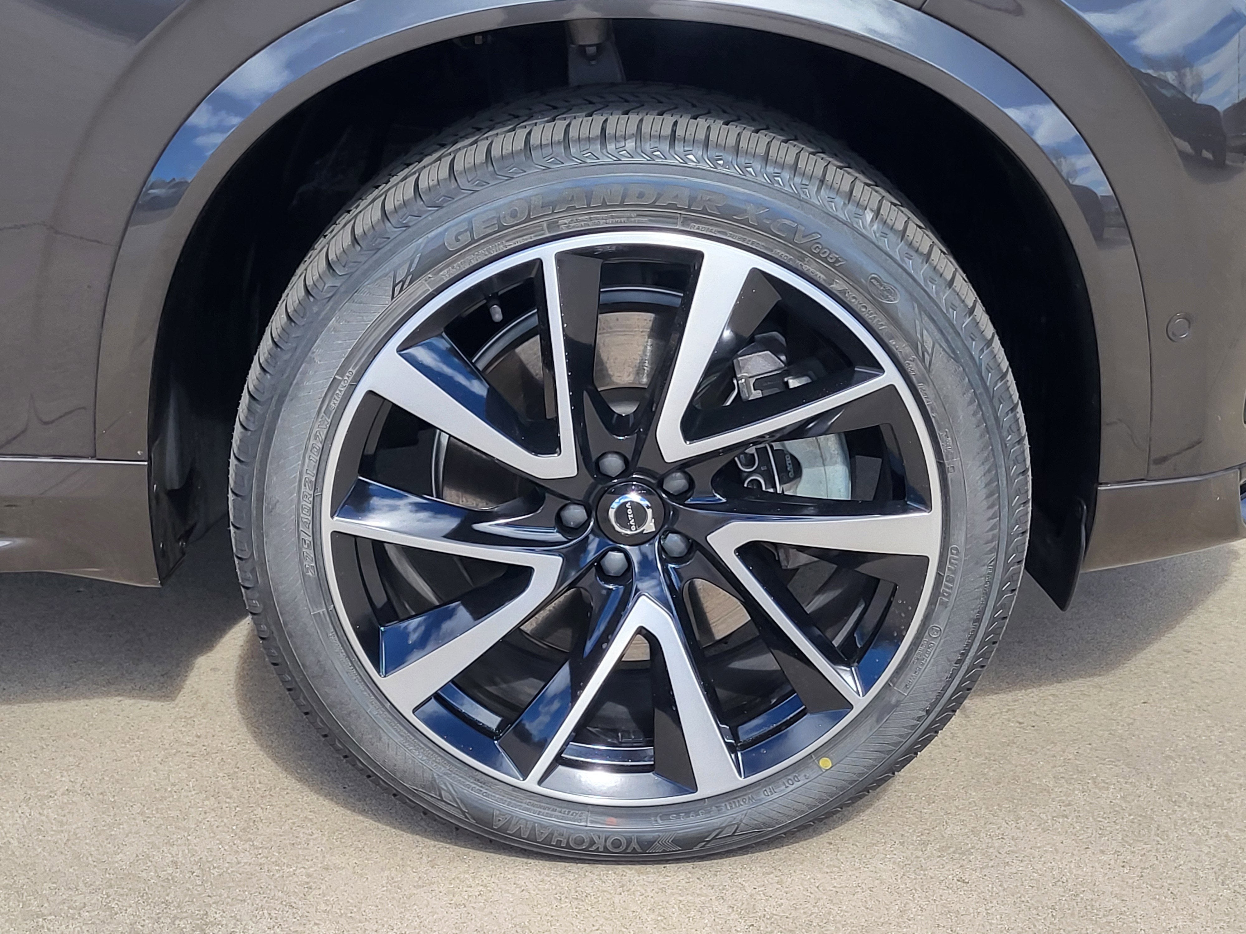 2023 Volvo XC90 Recharge Plug-In Hybrid T8 Plus Dark Theme 7 Passenger