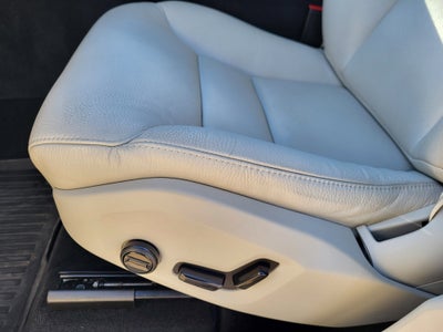 2024 Volvo XC60 Recharge Plug-In Hybrid T8 Plus Dark Theme