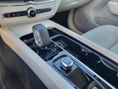 2024 Volvo XC60 Recharge Plug-In Hybrid T8 Plus Dark Theme