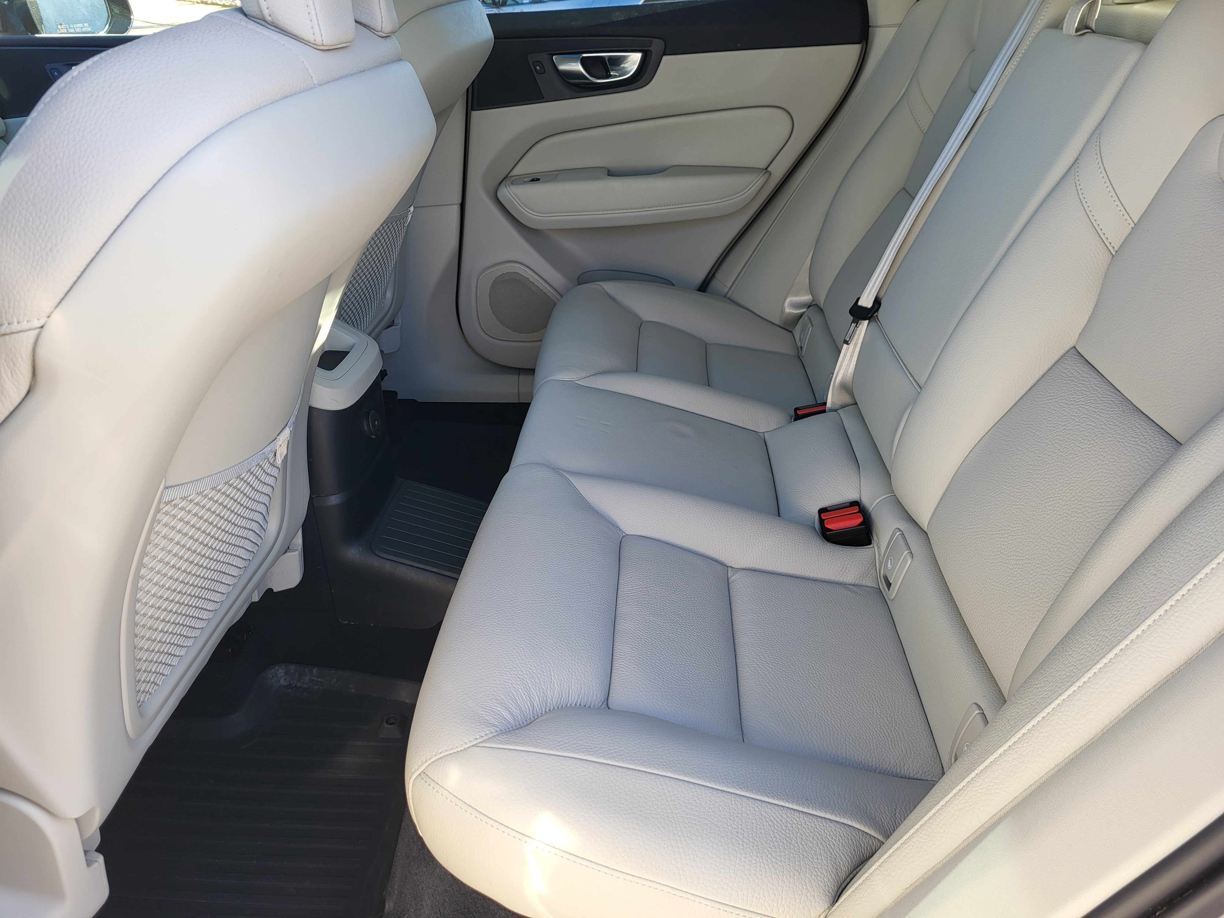 2024 Volvo XC60 Recharge Plug-In Hybrid T8 Plus Dark Theme