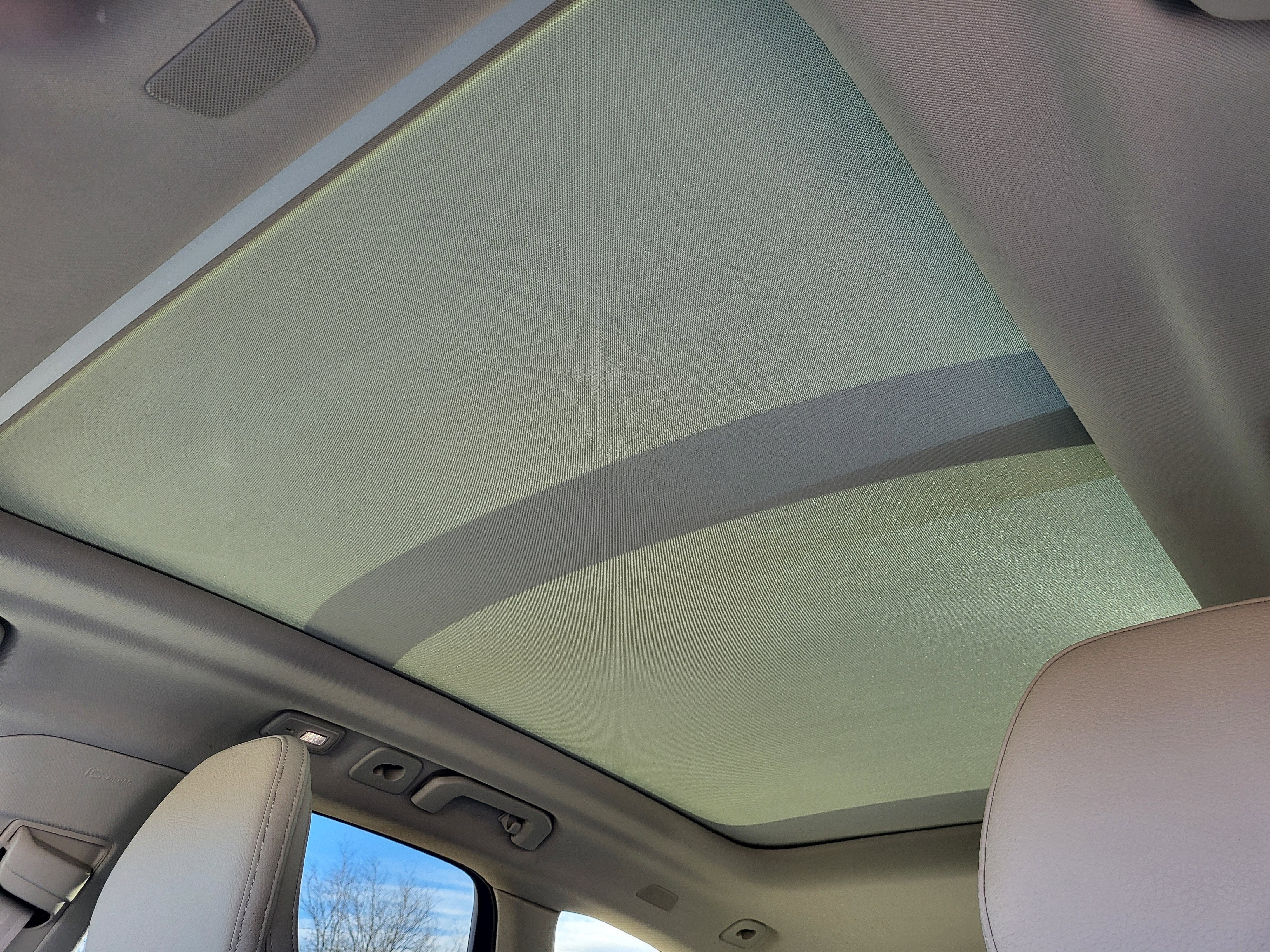 2024 Volvo XC60 Recharge Plug-In Hybrid T8 Plus Dark Theme