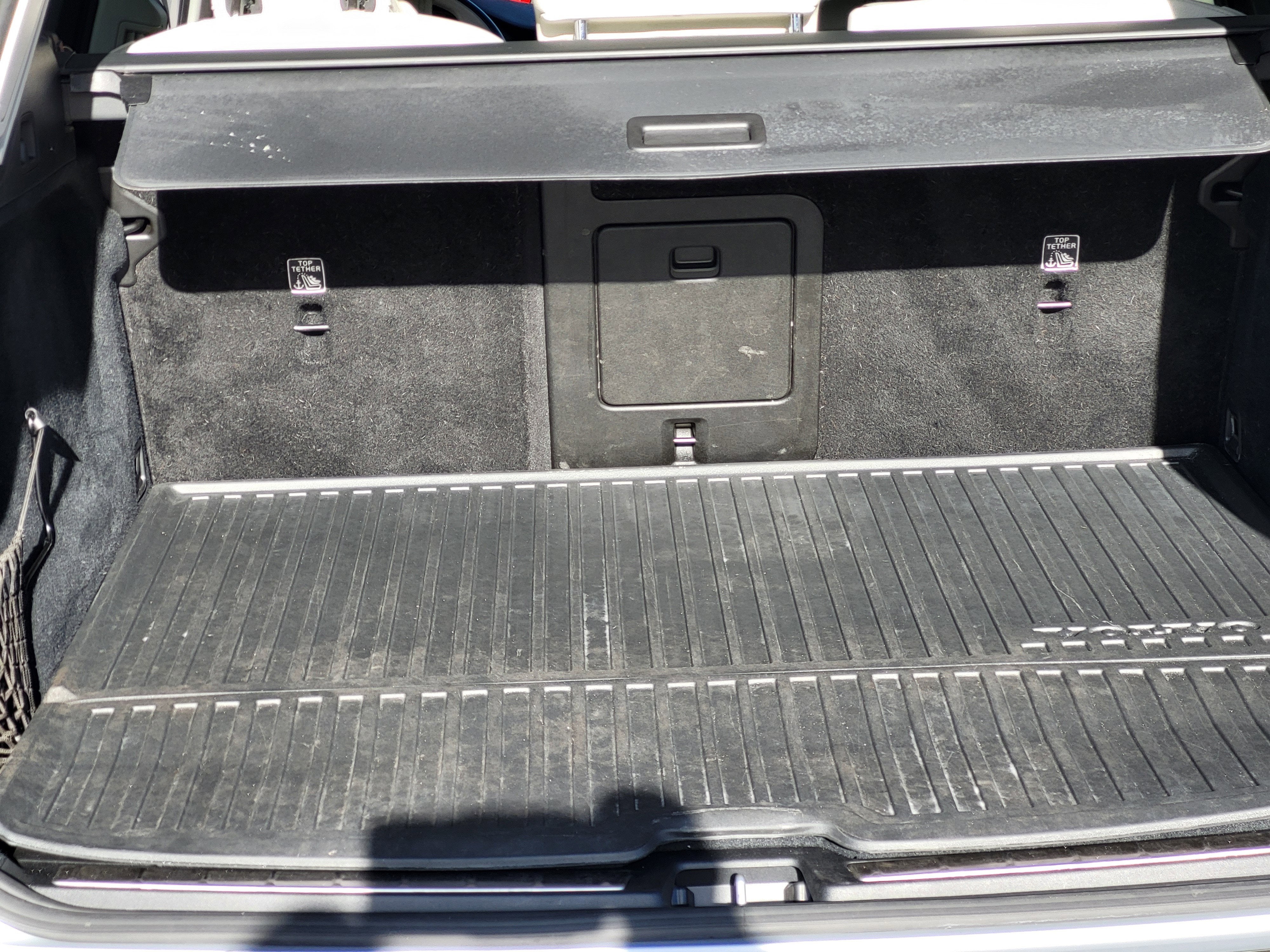 2024 Volvo XC60 Recharge Plug-In Hybrid T8 Plus Dark Theme