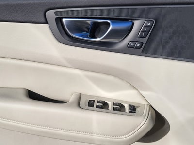 2024 Volvo XC60 Recharge Plug-In Hybrid T8 Plus Dark Theme