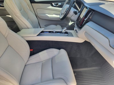 2024 Volvo XC60 Recharge Plug-In Hybrid Ultimate