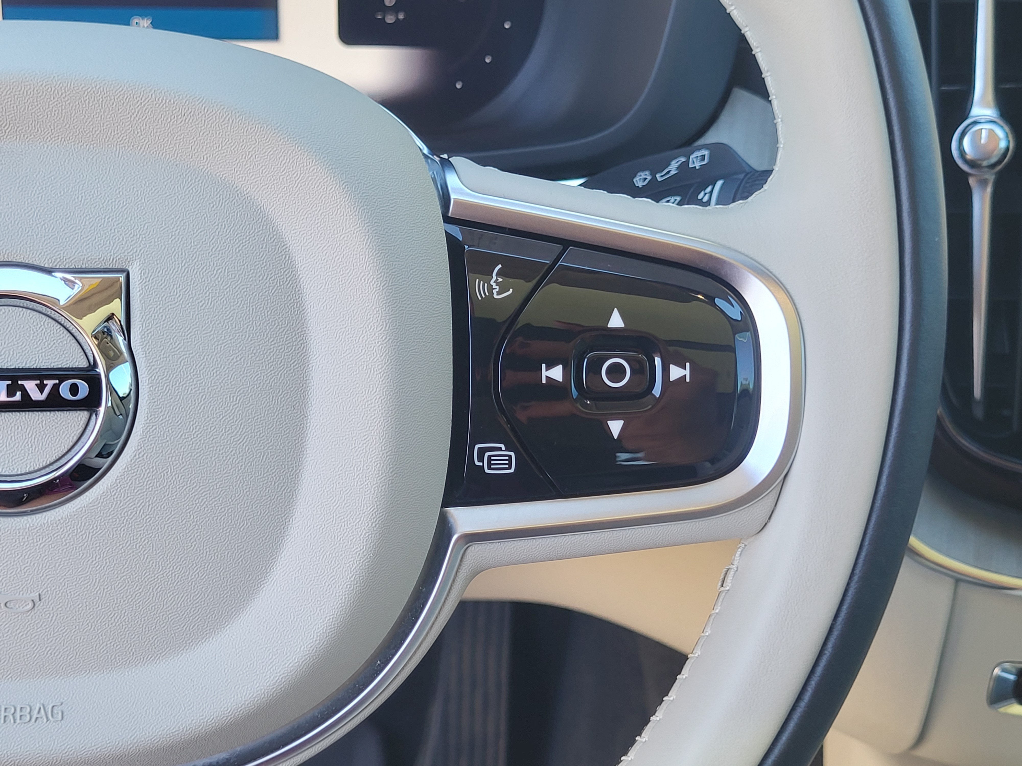 2024 Volvo XC60 Recharge Plug-In Hybrid Ultimate