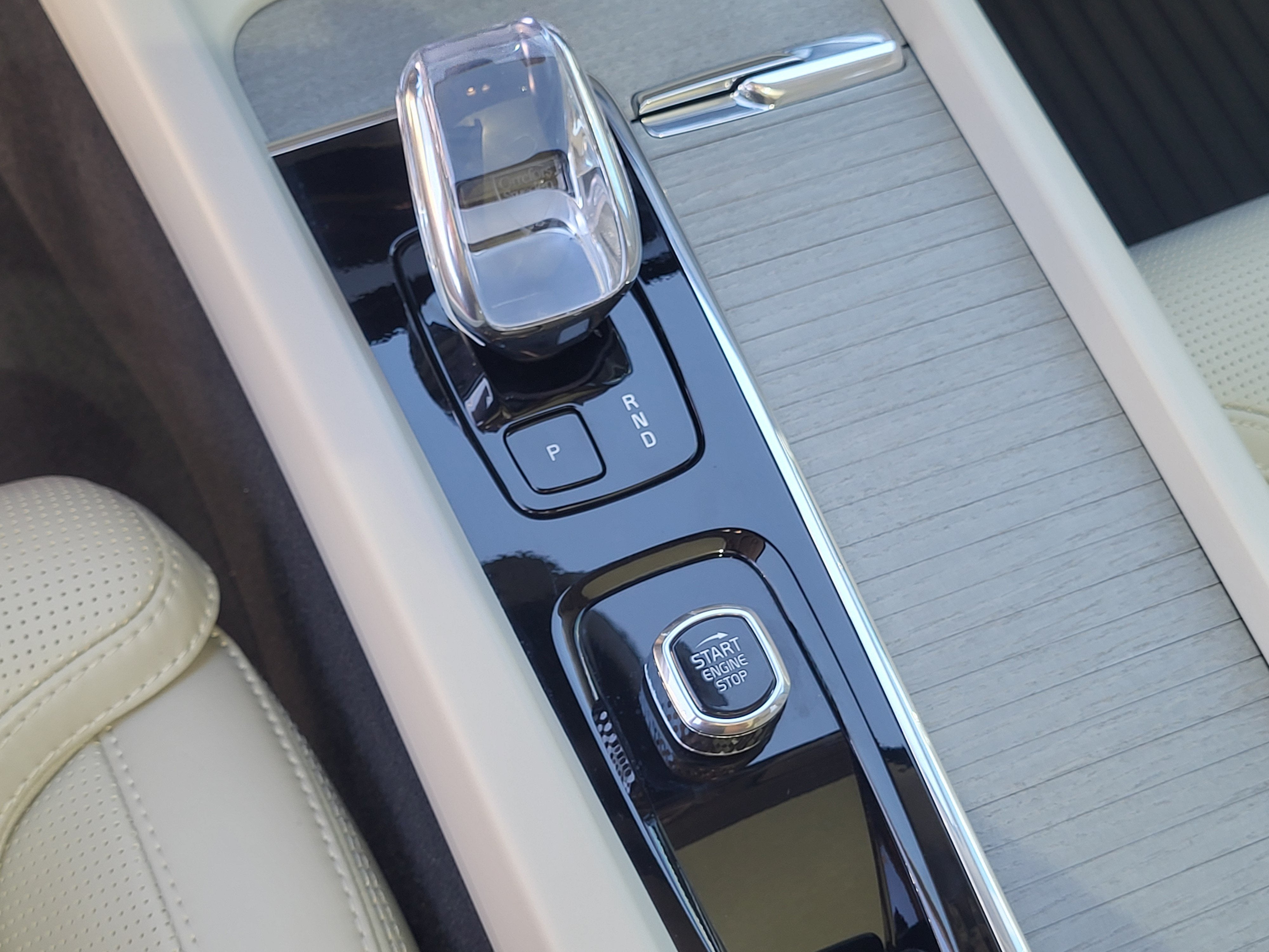 2024 Volvo XC60 Recharge Plug-In Hybrid Ultimate