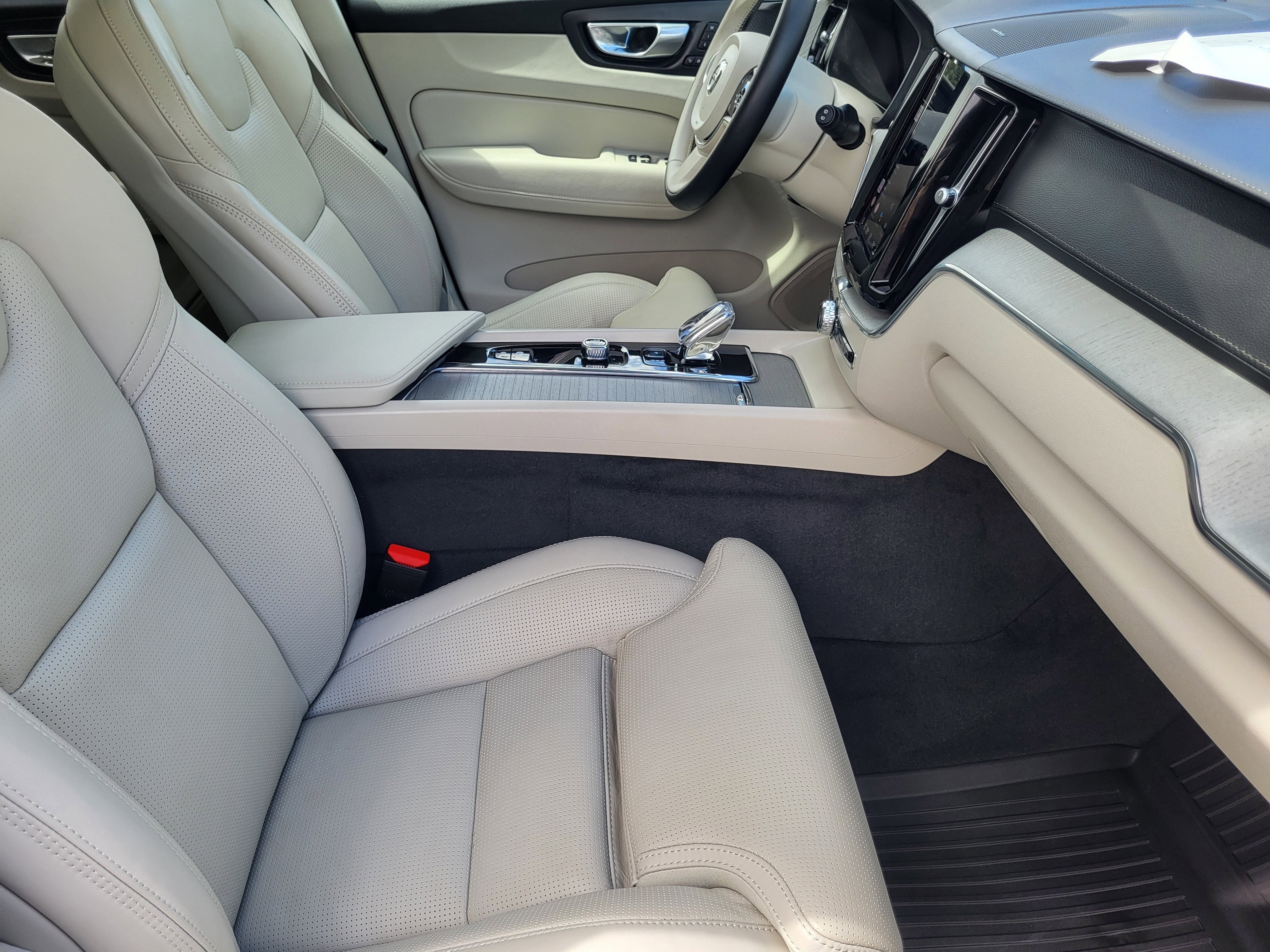 2024 Volvo XC60 Recharge Plug-In Hybrid Ultimate