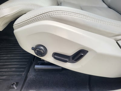 2024 Volvo XC60 Recharge Plug-In Hybrid Ultimate