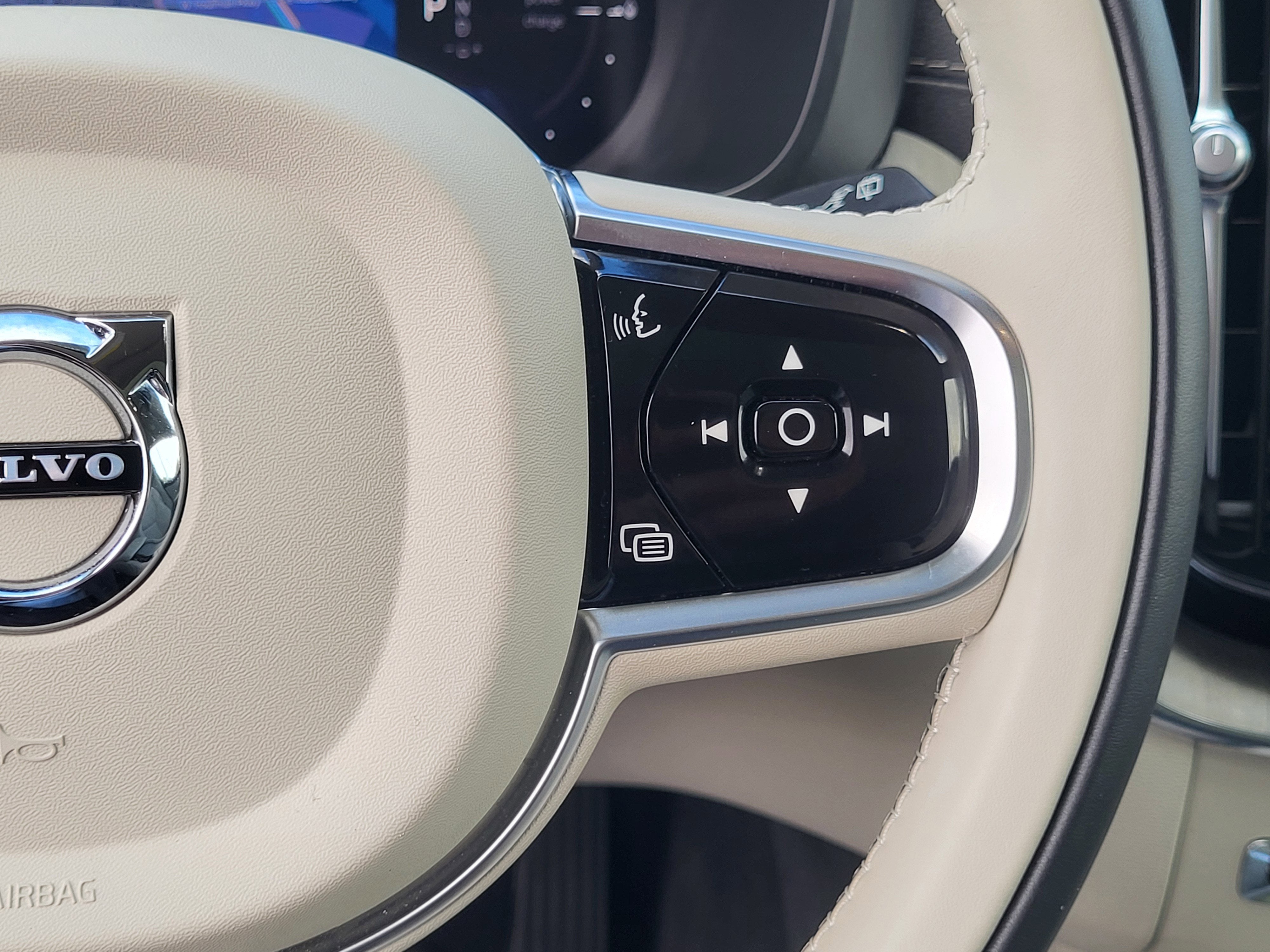 2024 Volvo XC60 Recharge Plug-In Hybrid Ultimate
