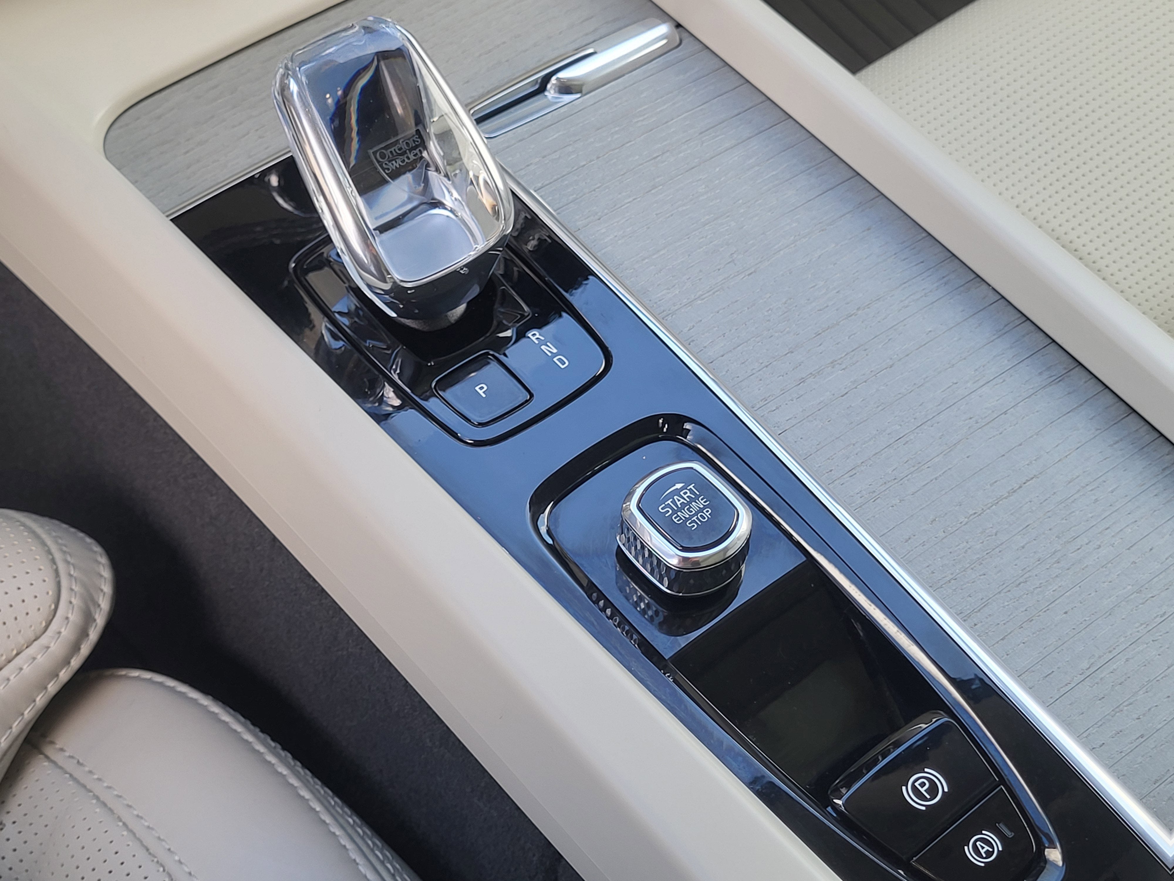 2024 Volvo XC60 Recharge Plug-In Hybrid Ultimate