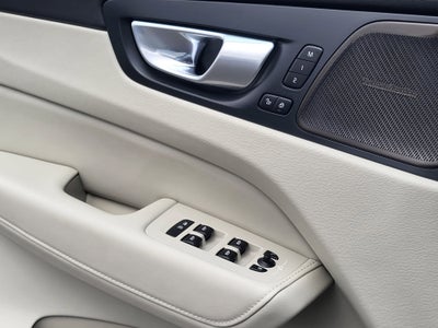 2024 Volvo XC60 Recharge Plug-In Hybrid Ultimate