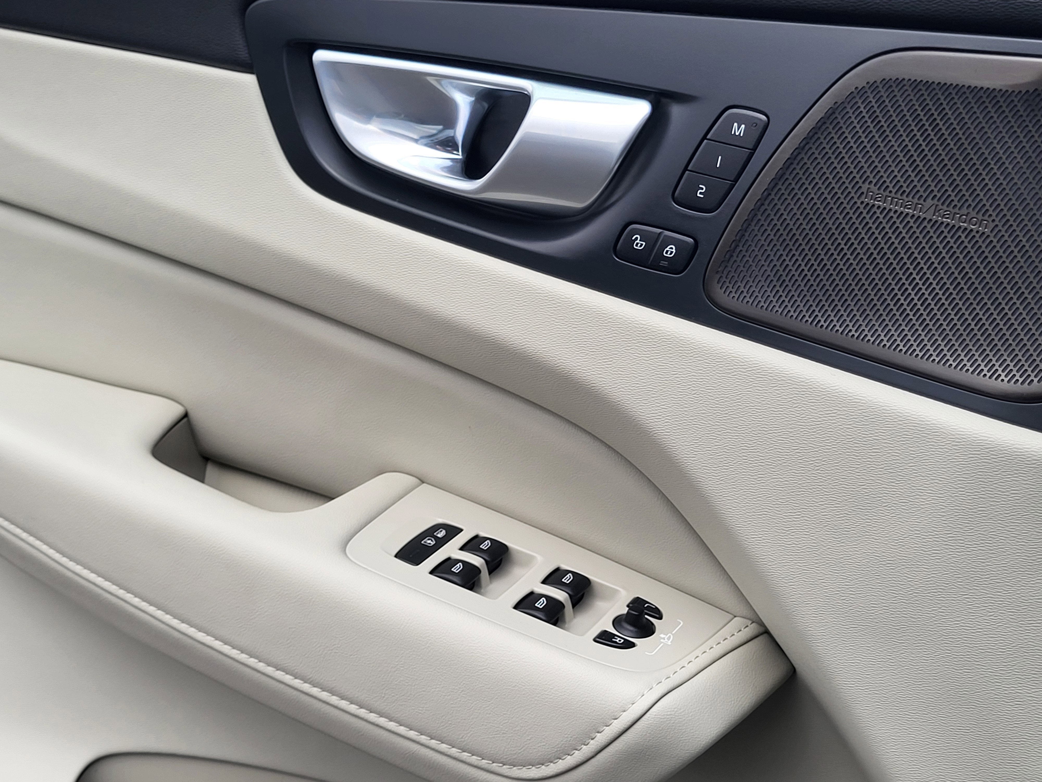 2024 Volvo XC60 Recharge Plug-In Hybrid Ultimate