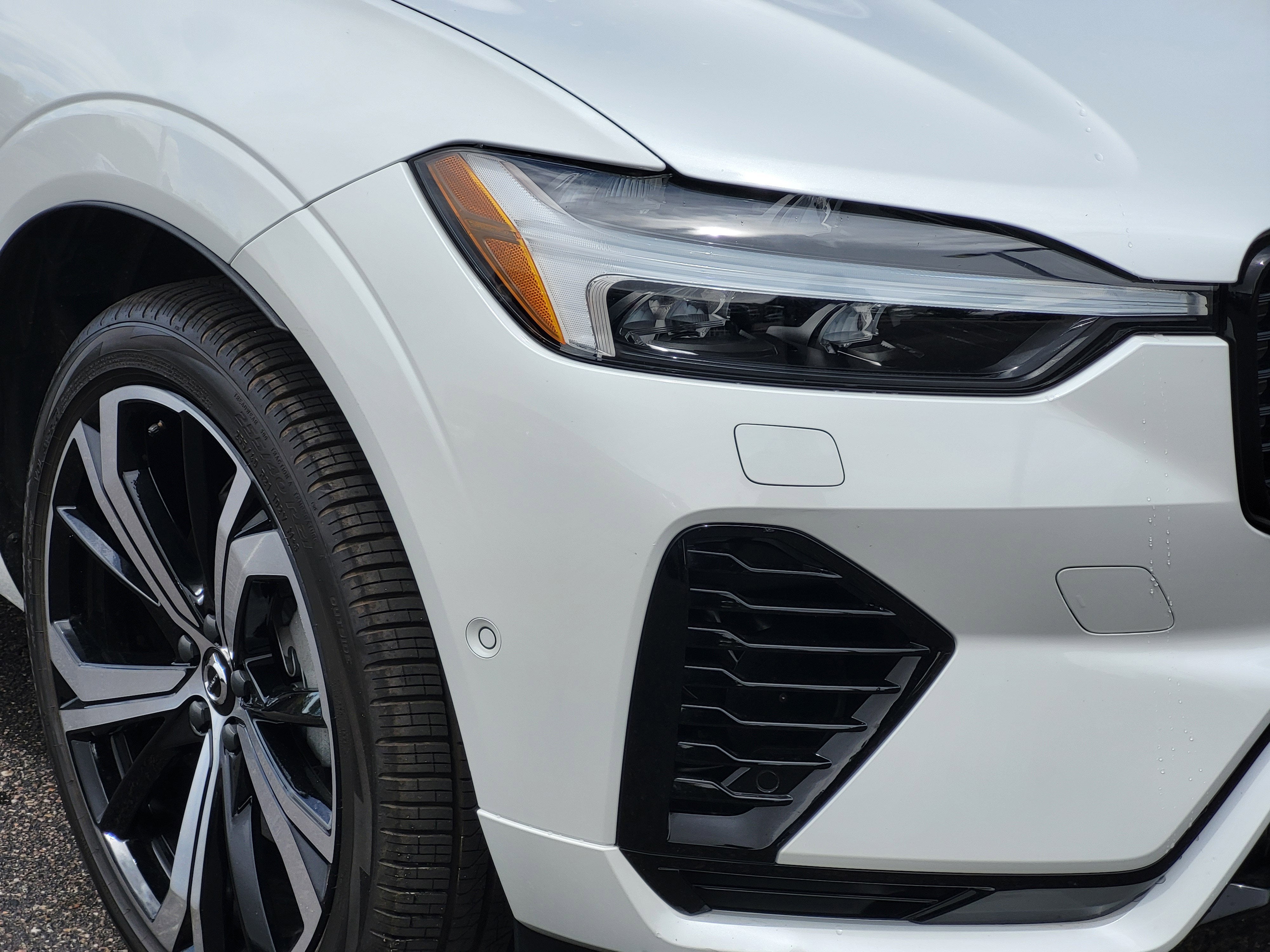 2024 Volvo XC60 Recharge Plug-In Hybrid Ultimate
