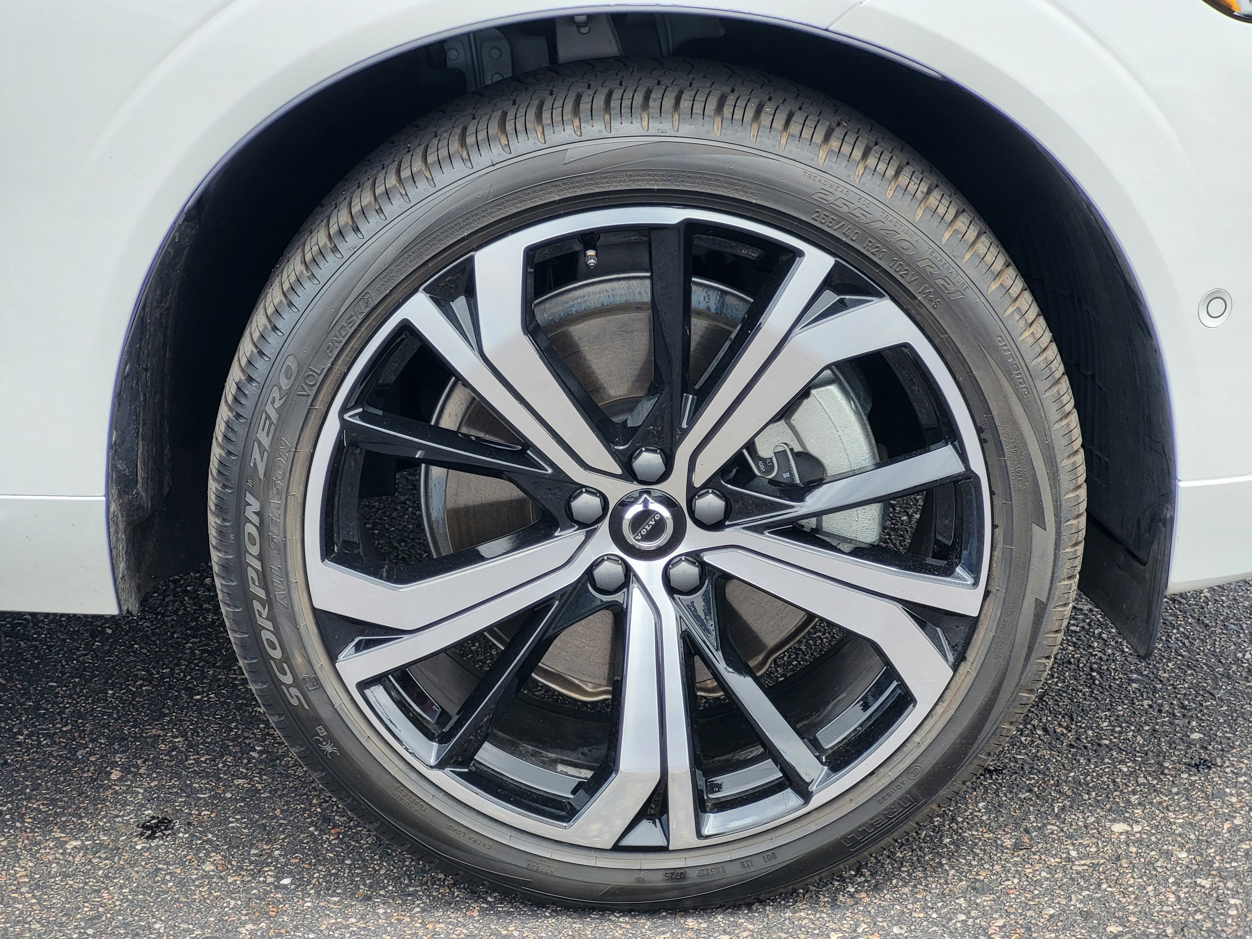 2024 Volvo XC60 Recharge Plug-In Hybrid Ultimate