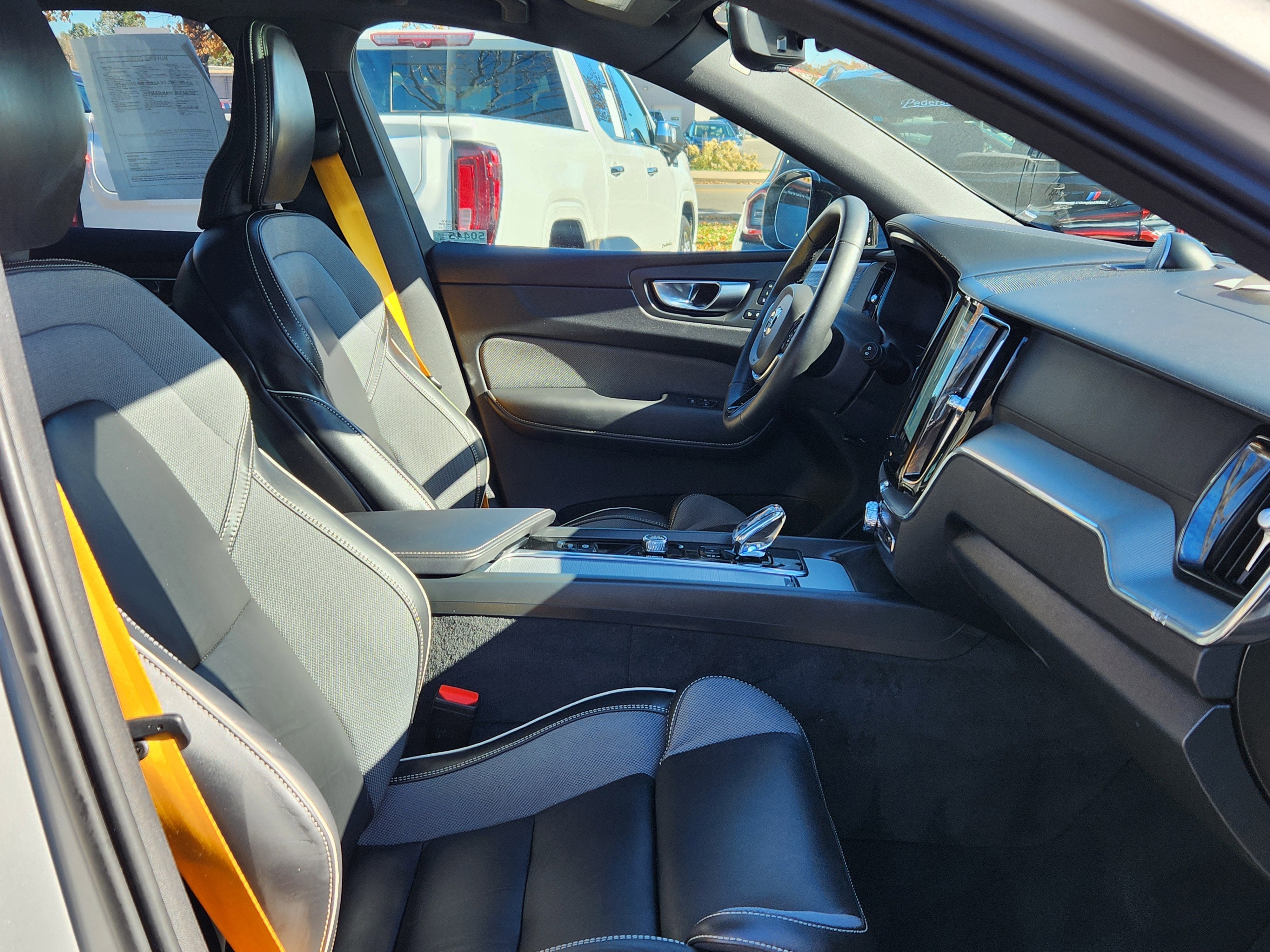 2025 Volvo XC60 Plug-In Hybrid T8 Polestar Engineered