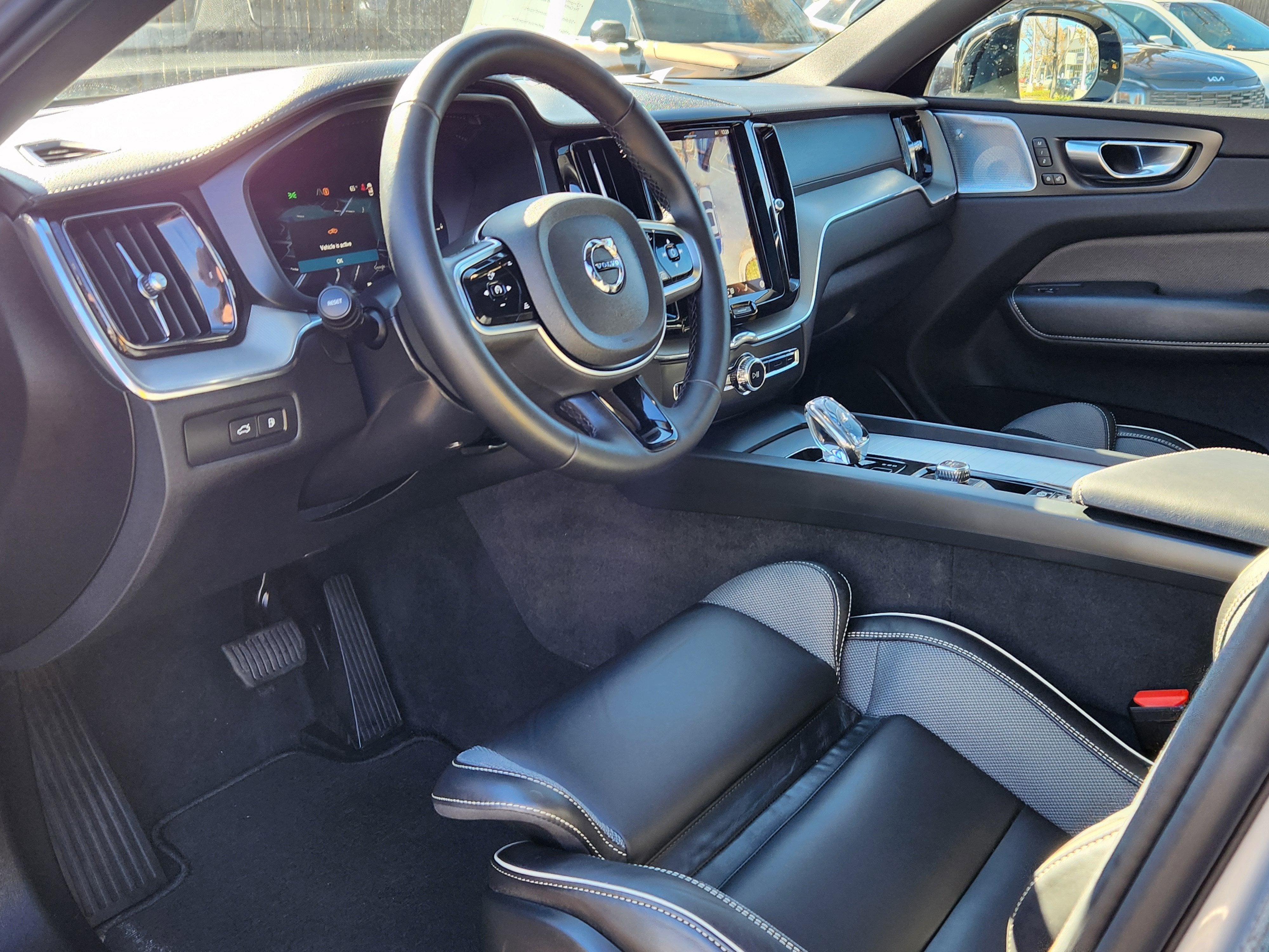 2025 Volvo XC60 Plug-In Hybrid T8 Polestar Engineered